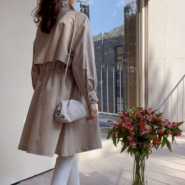 Hàng giao ngay! Phụ nữ Hàn Quốc đích thực mới ngọt ngào thắt lưng dây áo khoác áo khoác gió lỏng lẻo đầu mùa xuân ngọt ngào L7251 - Trench Coat