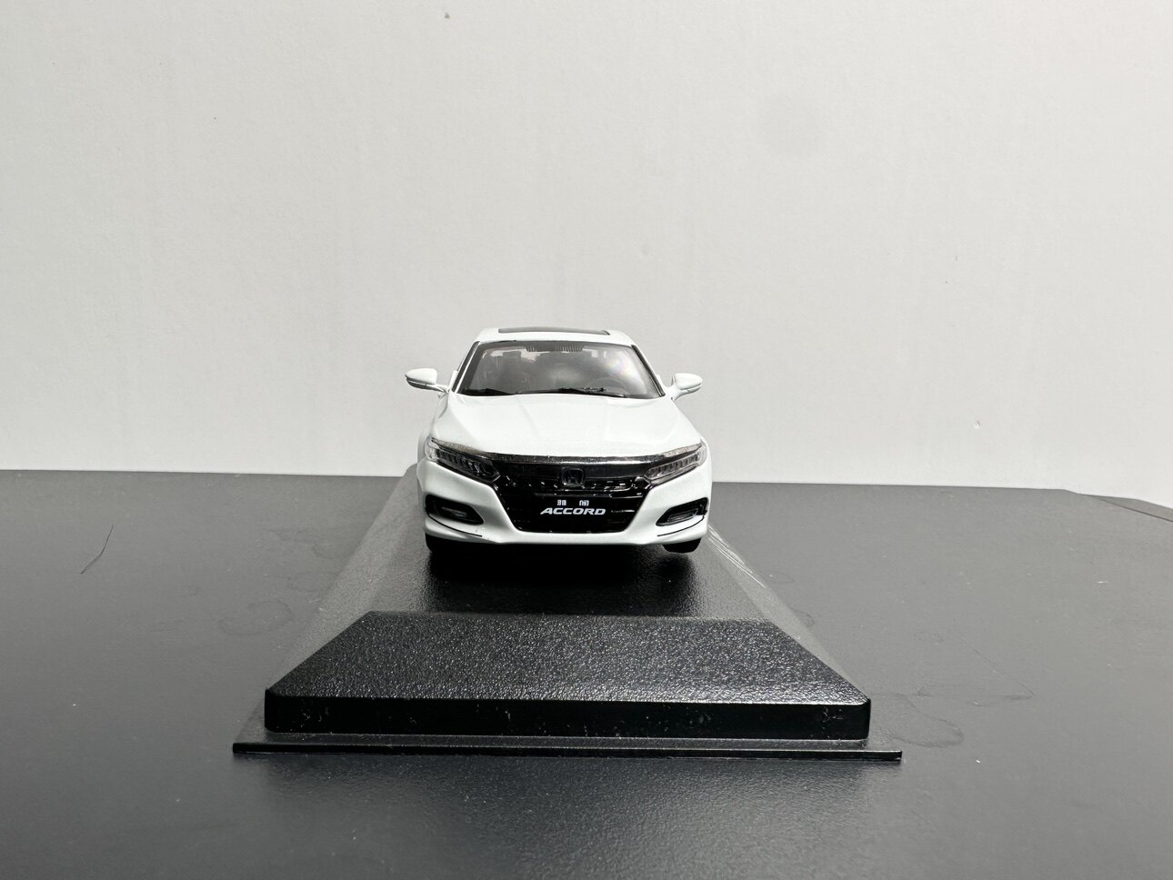 1/43 Dealer Edition Honda Accord Car Die Cast Model White the 10th