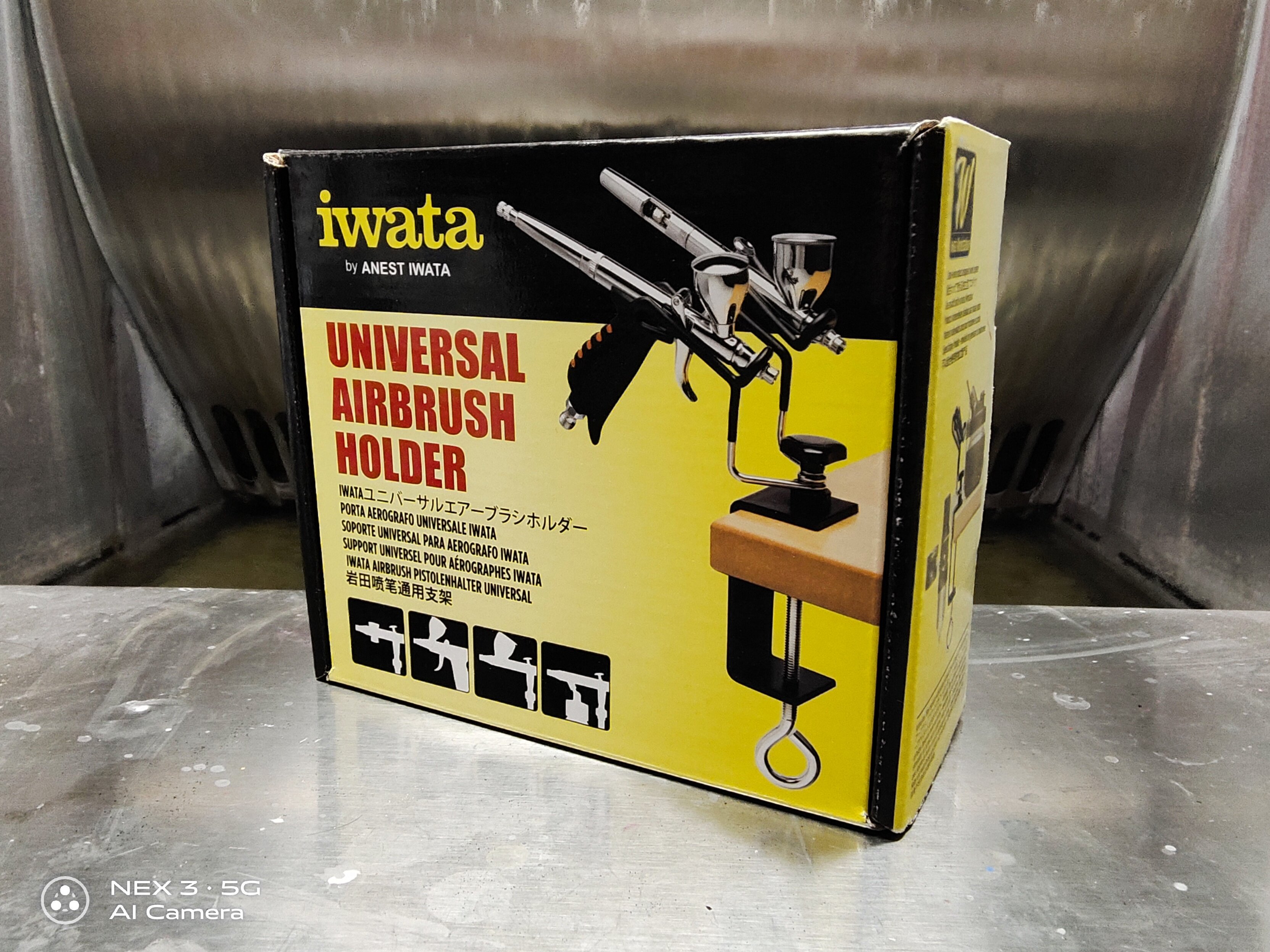 The Guako family Iwata pen holder AH 400