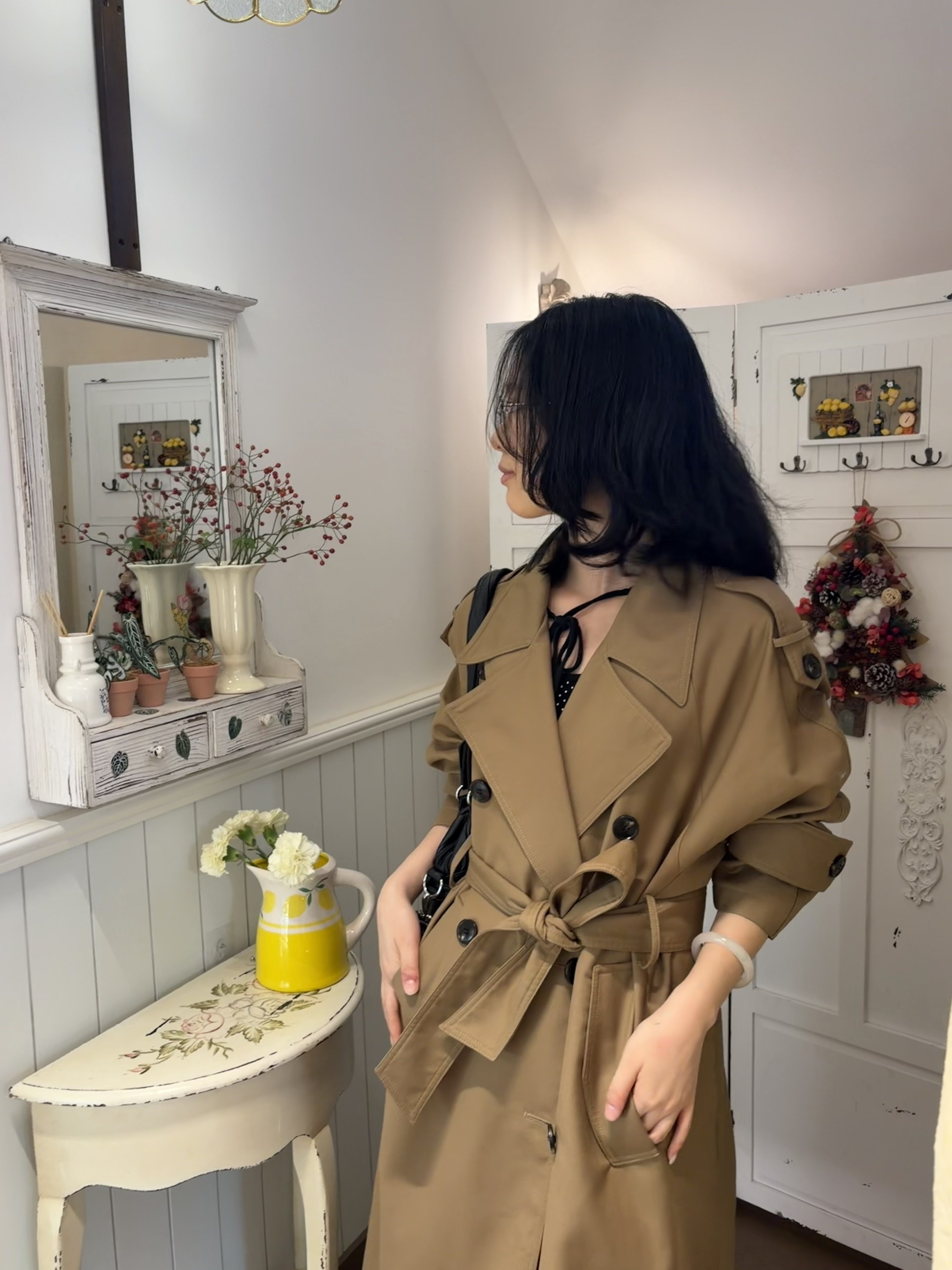 解锁法式优雅密码——周淼ZHOUMIAO"巴黎旧梦"风衣穿搭图鉴