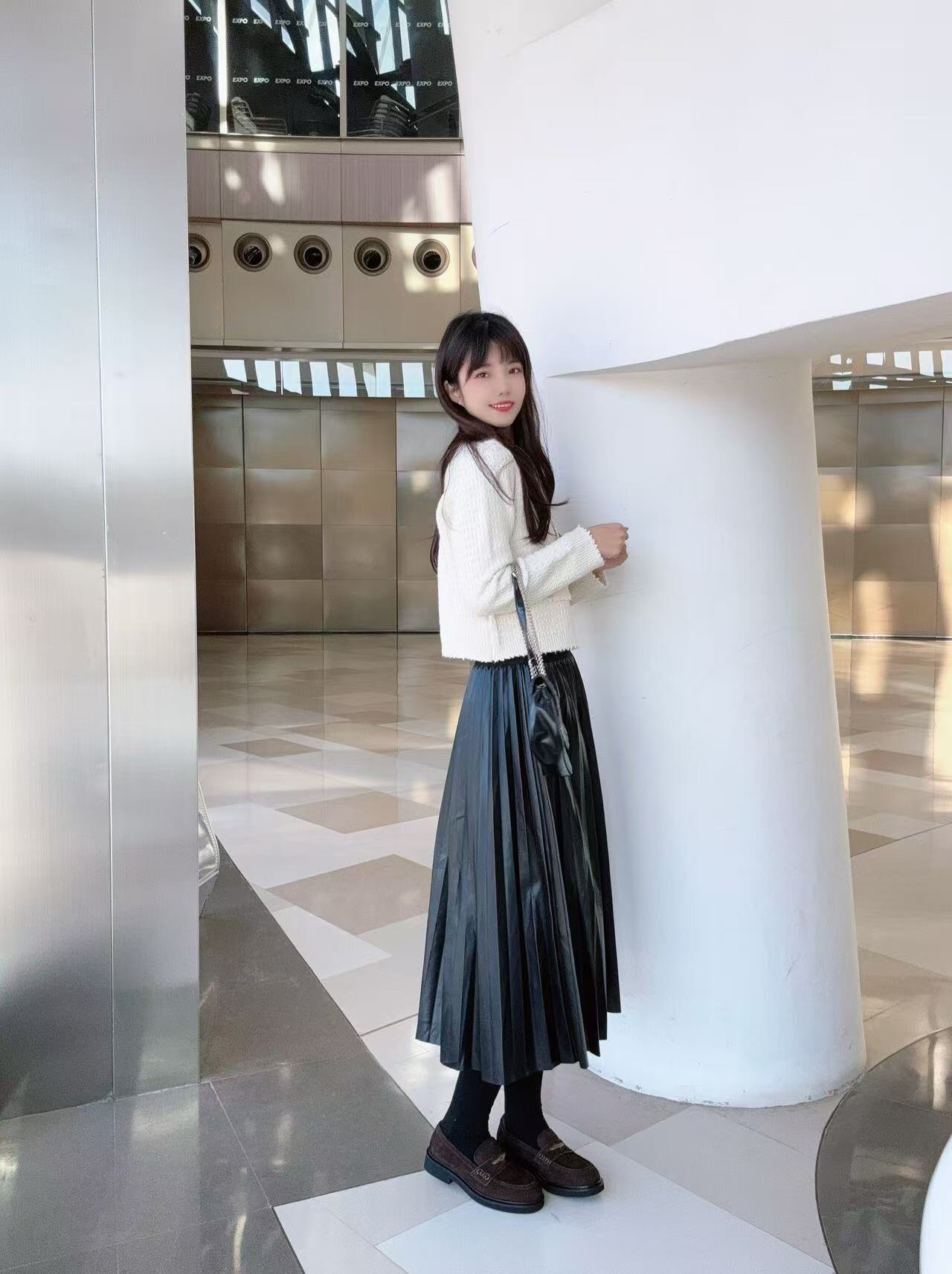 宋佳同款百丽海鸥乐福鞋2.0：厚底真皮的英伦飒爽美学