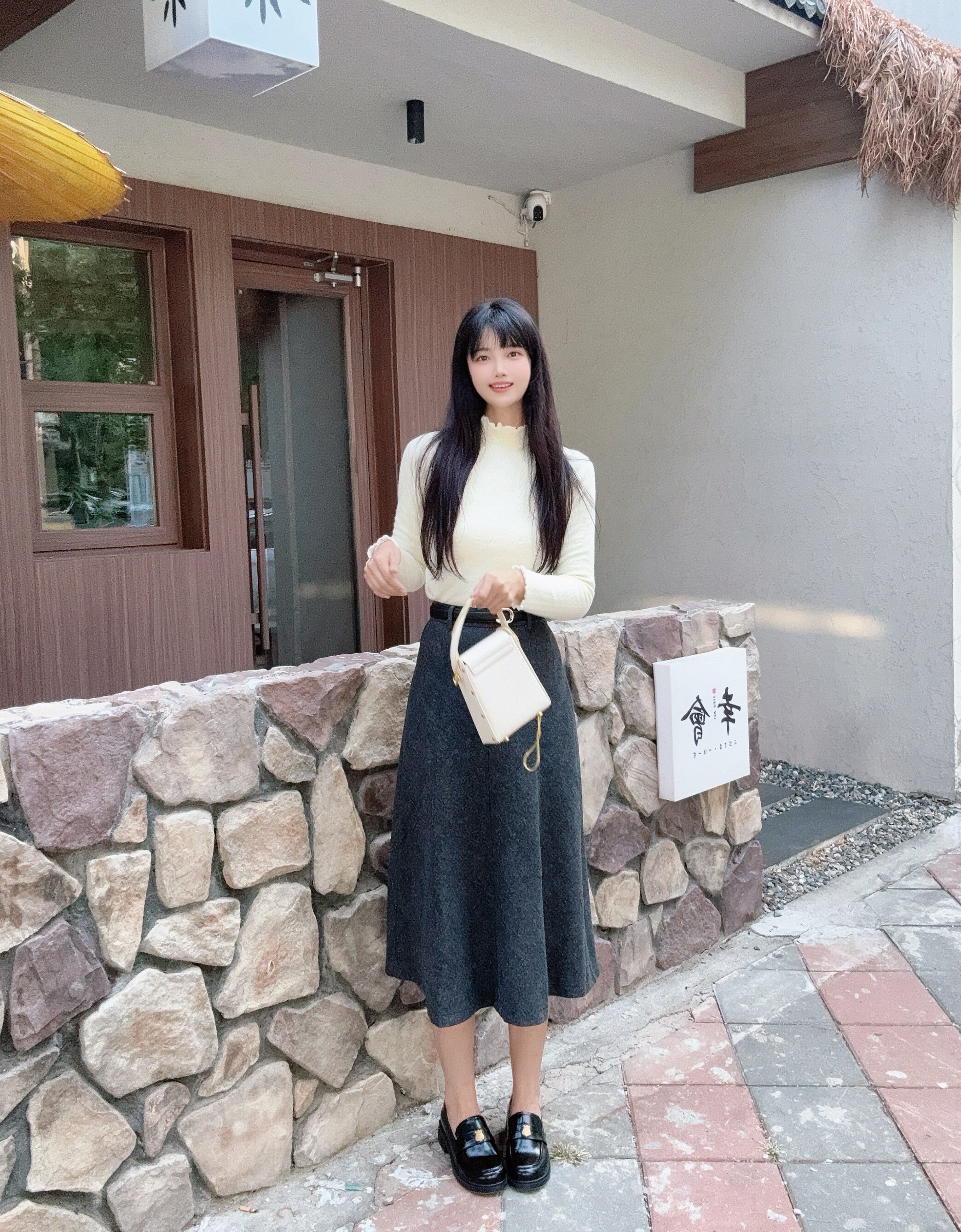 天美意teenmix王玉雯同款金色徽章常青藤乐福鞋：厚底真皮的学院复古美学