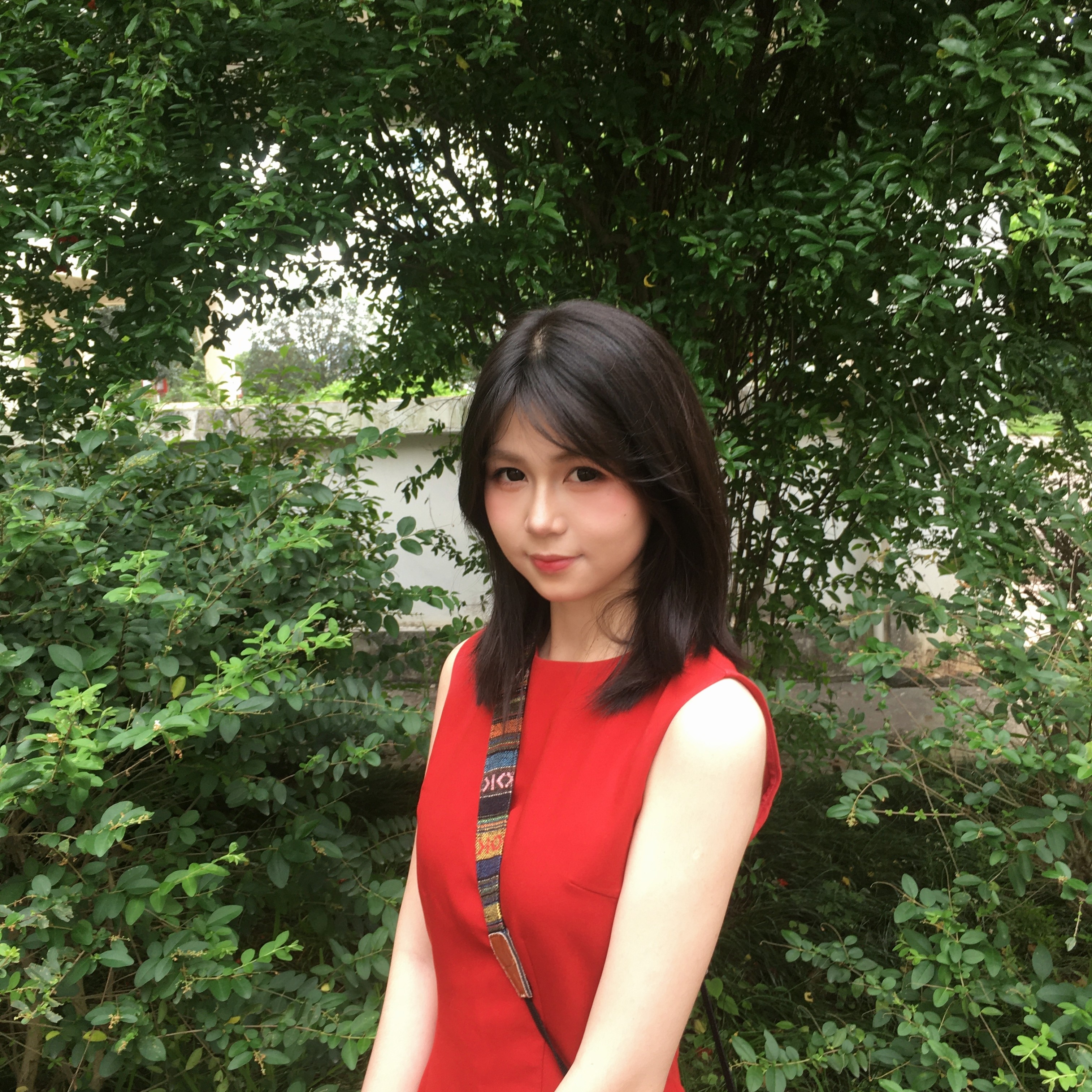 舒胡蕾夏日生日裙 法式无袖收腰设计 显瘦显高拉长比例 高级感气质满分