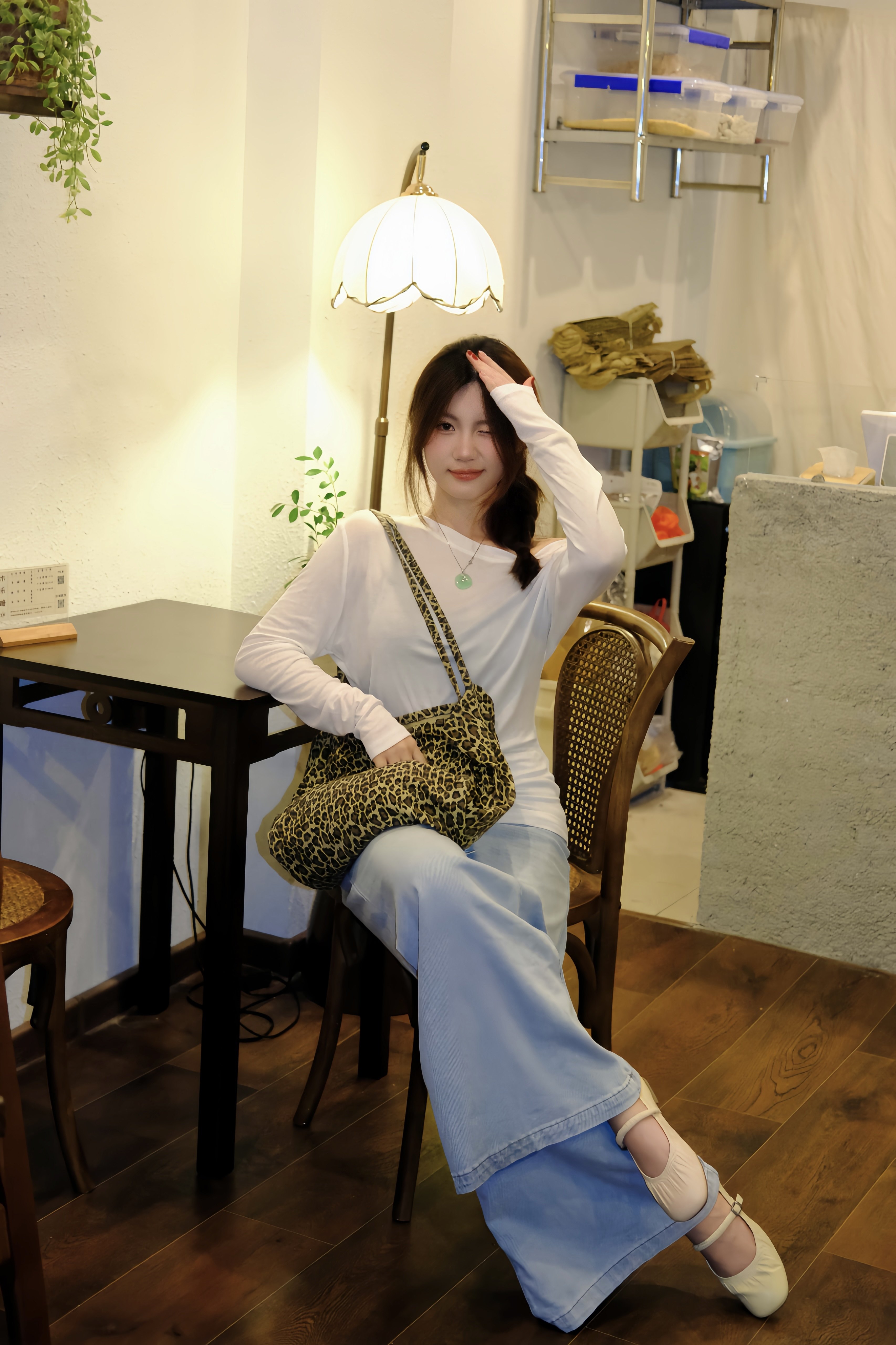 TATA他她超模玛丽珍鞋Y8GA6AQ6:银色平底的复古优雅密码