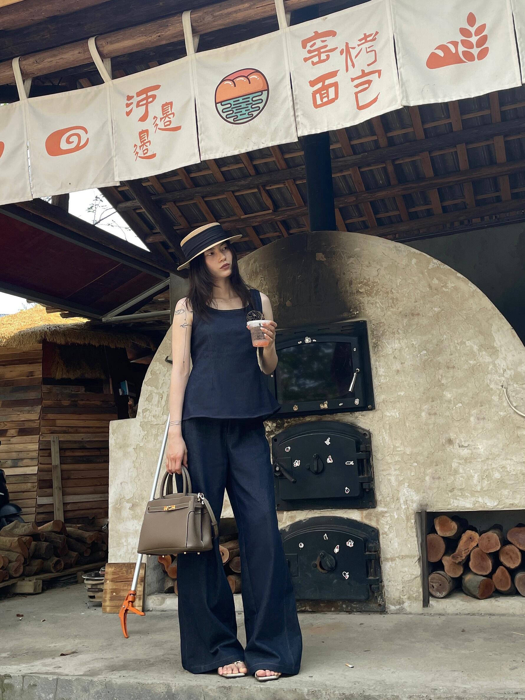 百丽鎏金岁月凯莉包 质感牛皮高级耐磨 大容量通勤 妈妈包婚包两用