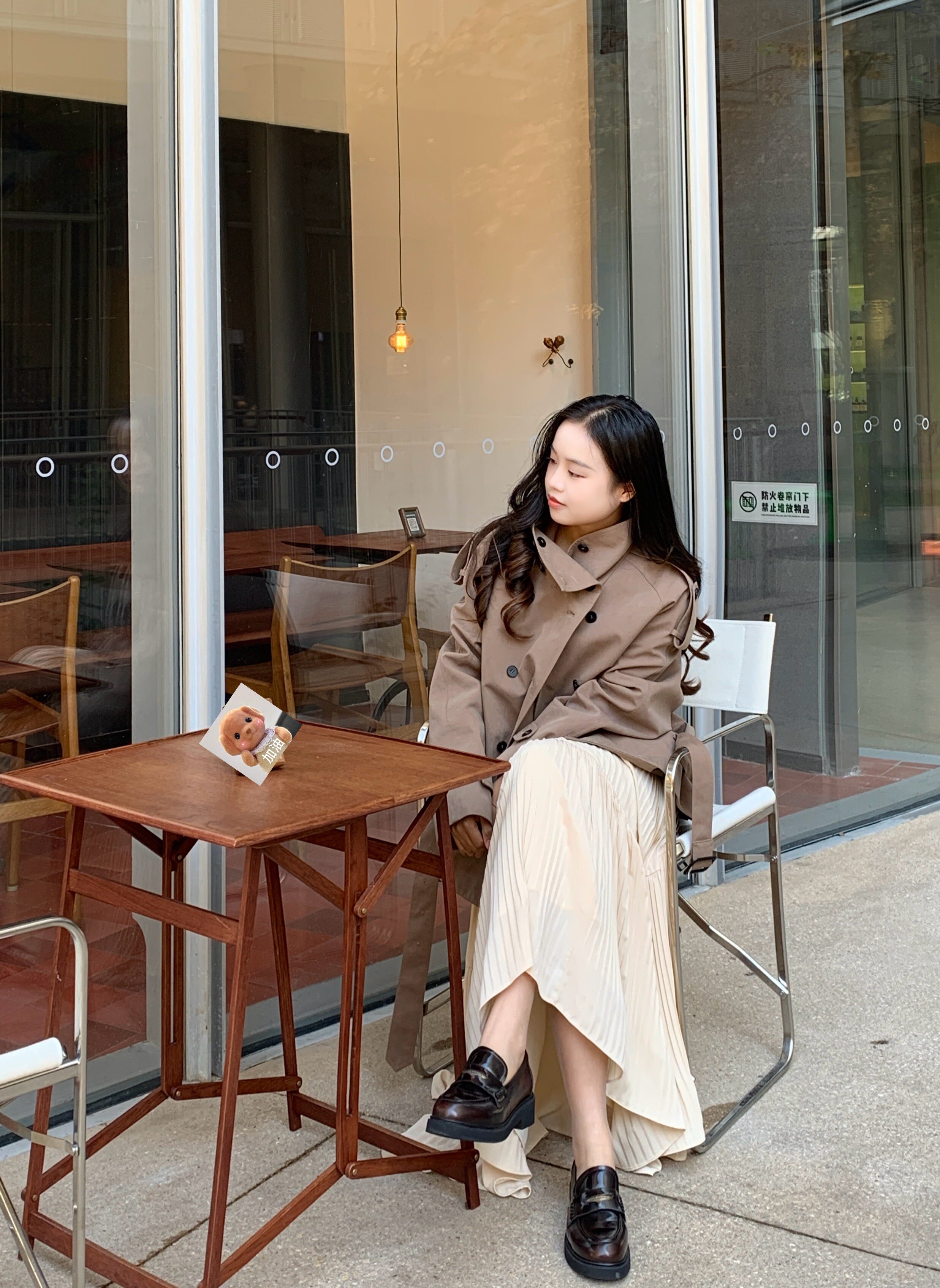 宋佳同款百丽海鸥乐福鞋2.0：厚底真皮的英伦飒爽美学