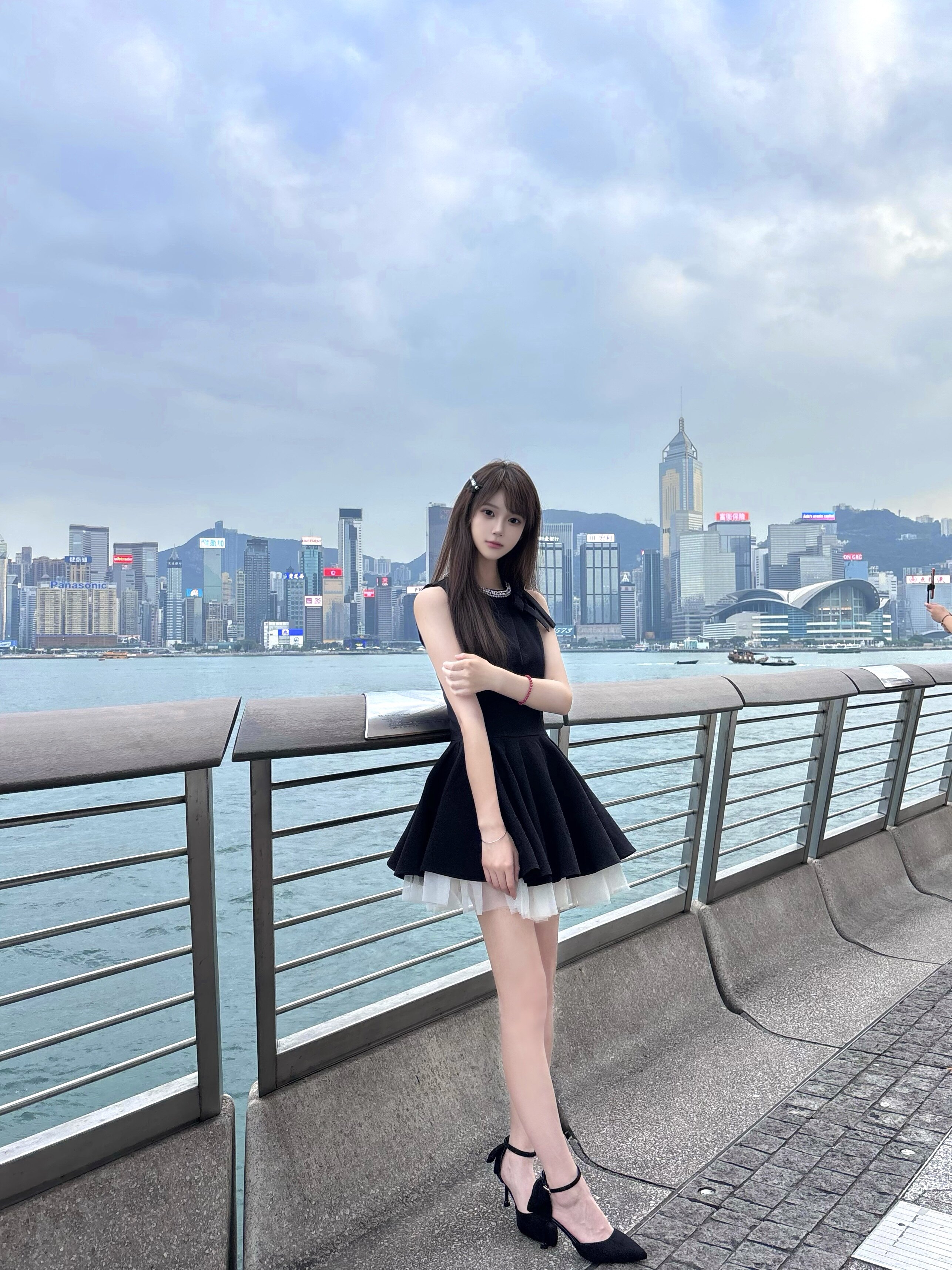 Barb Chill「夜宴千金」水钻赫本公主裙 背心裙设计优雅显瘦 水钻点缀精致闪耀