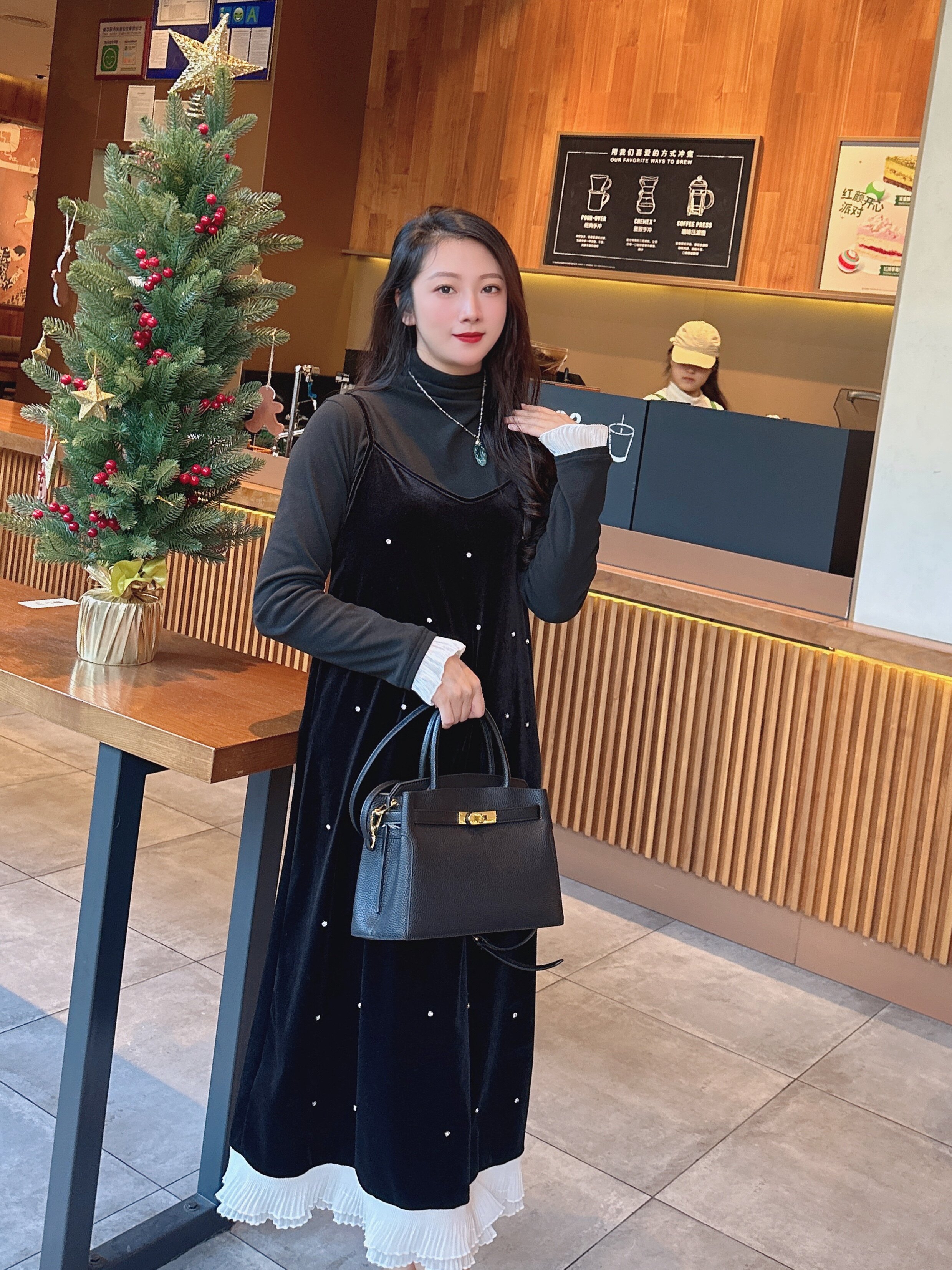 百丽鎏金岁月凯莉包 质感牛皮高级耐磨 大容量通勤 妈妈包婚包两用