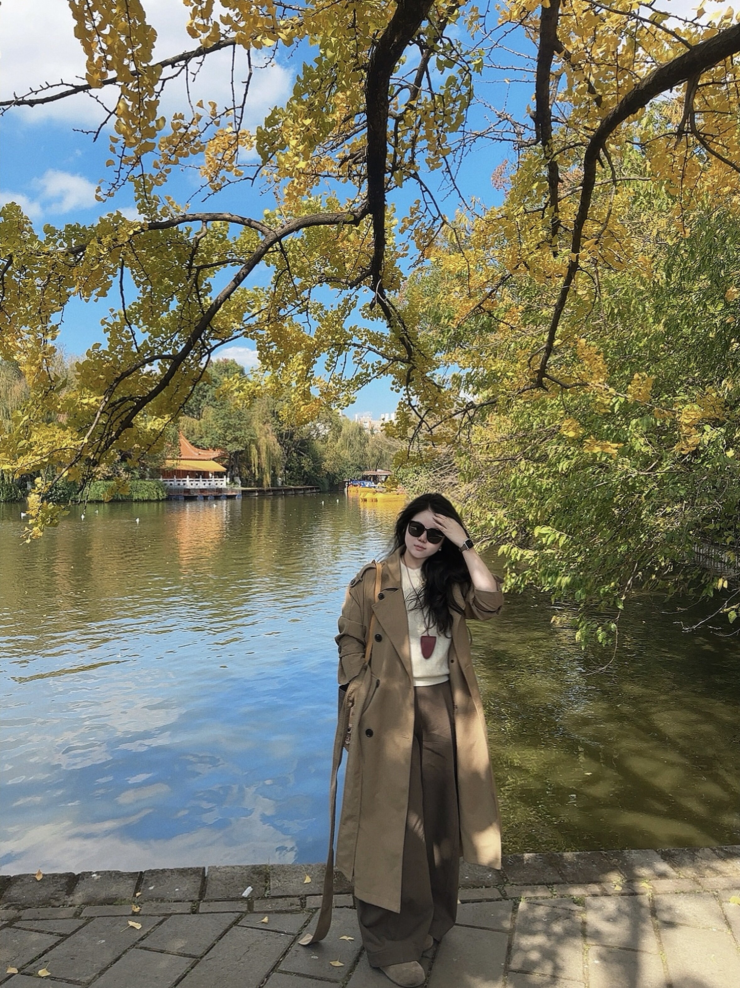 解锁法式优雅密码——周淼ZHOUMIAO"巴黎旧梦"风衣穿搭图鉴