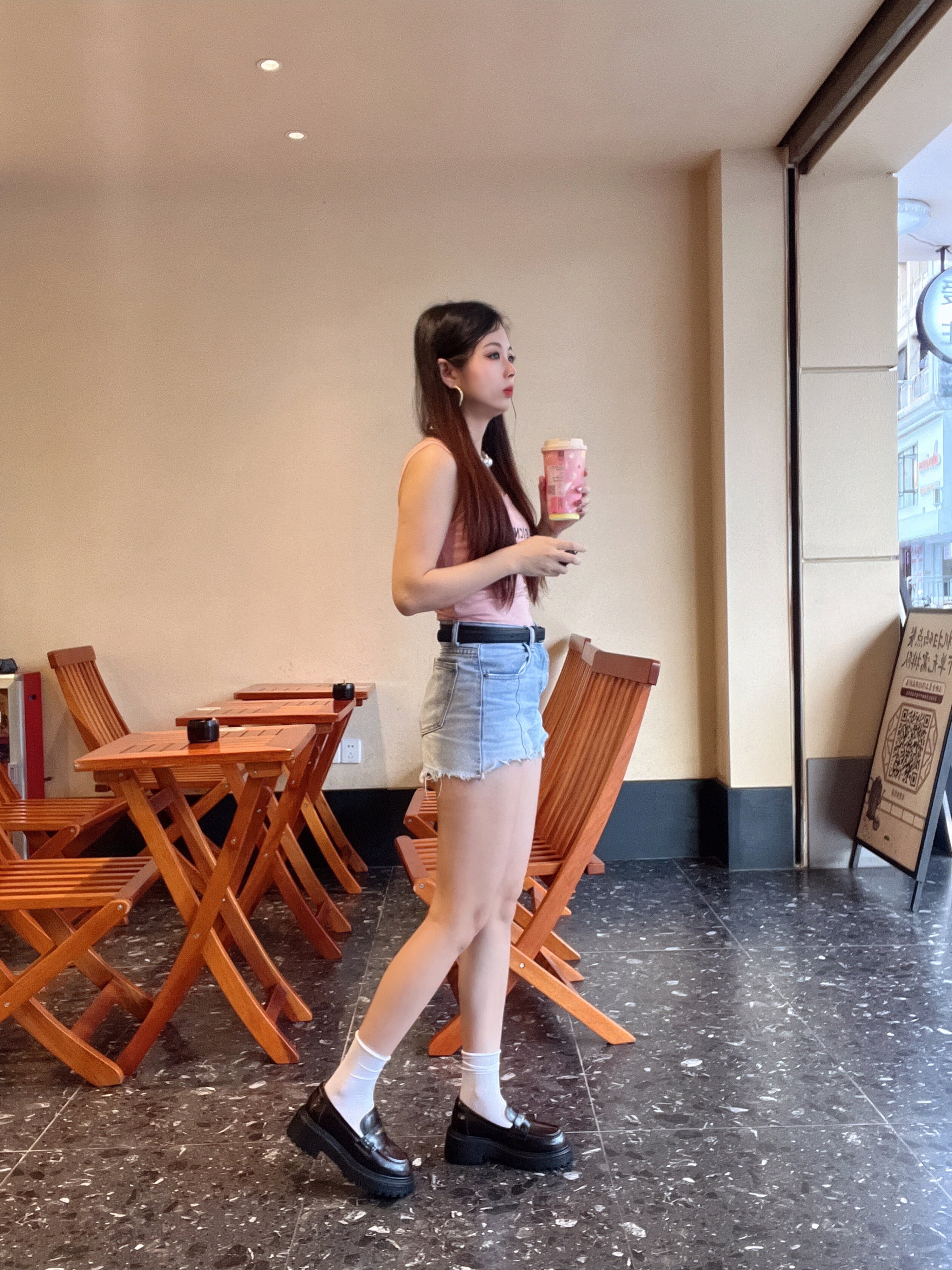 宋佳同款百丽海鸥乐福鞋2.0：厚底真皮的英伦飒爽美学