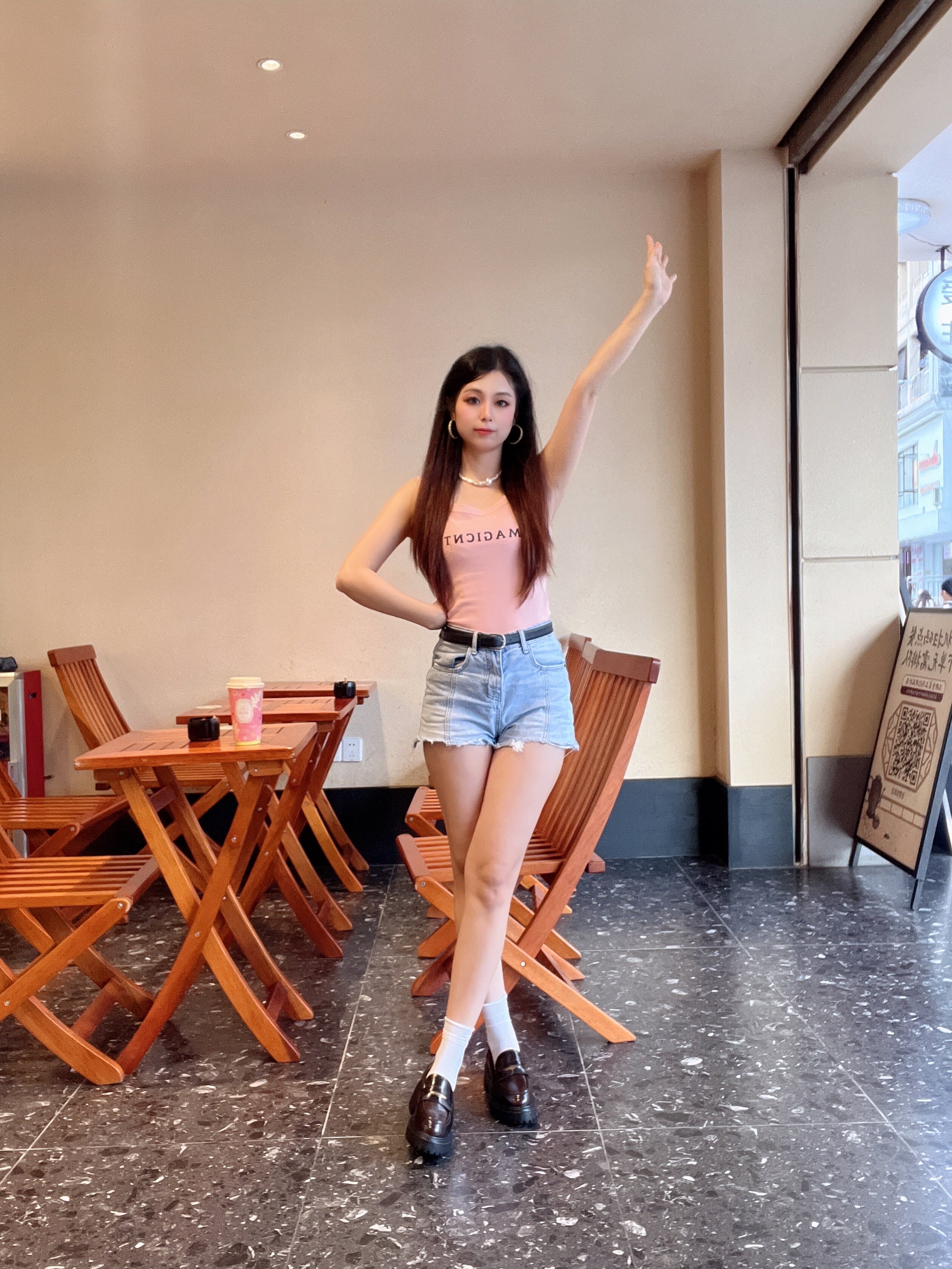 宋佳同款百丽海鸥乐福鞋2.0：厚底真皮的英伦飒爽美学