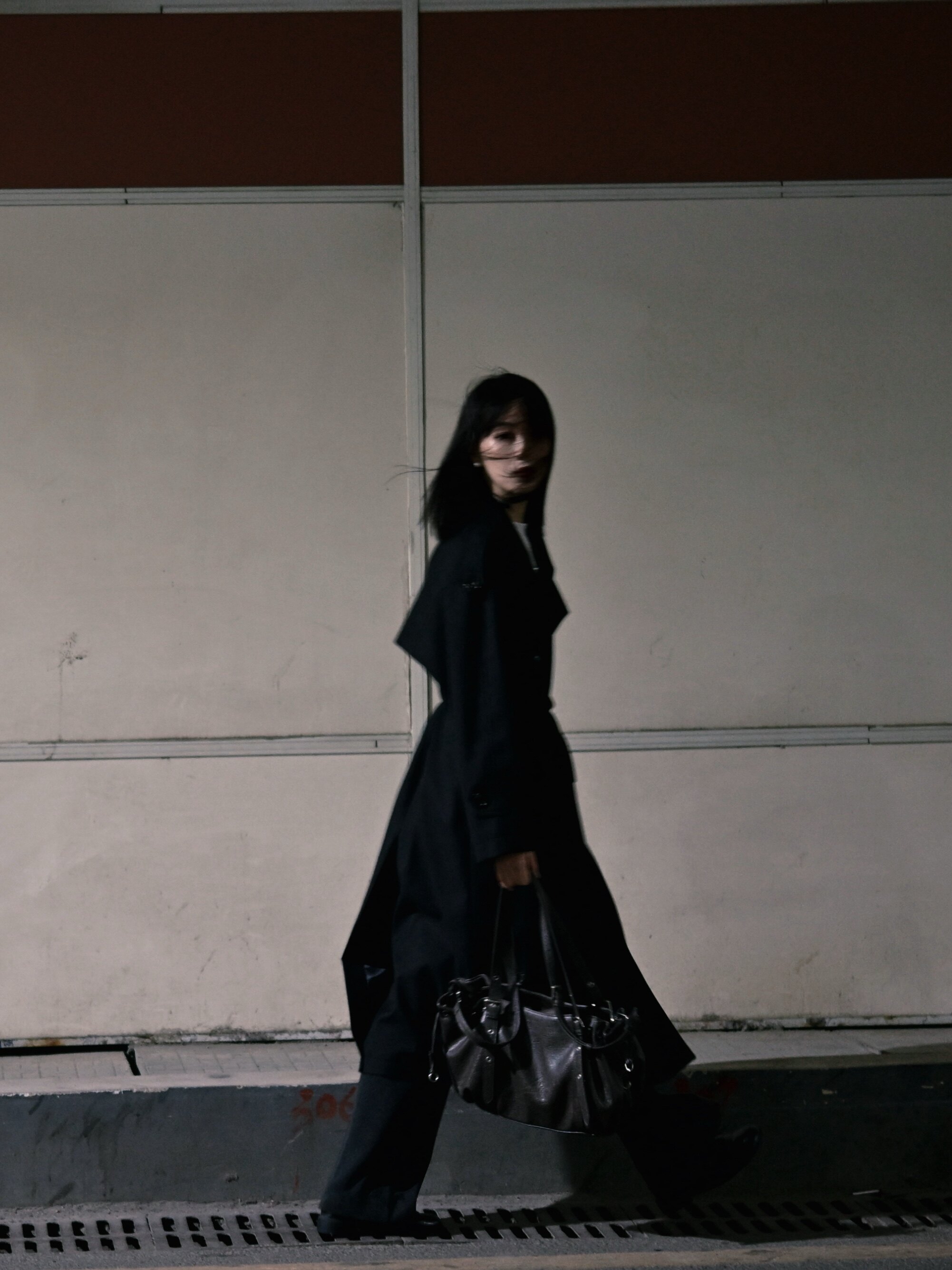 解锁法式优雅密码——周淼ZHOUMIAO"巴黎旧梦"风衣穿搭图鉴