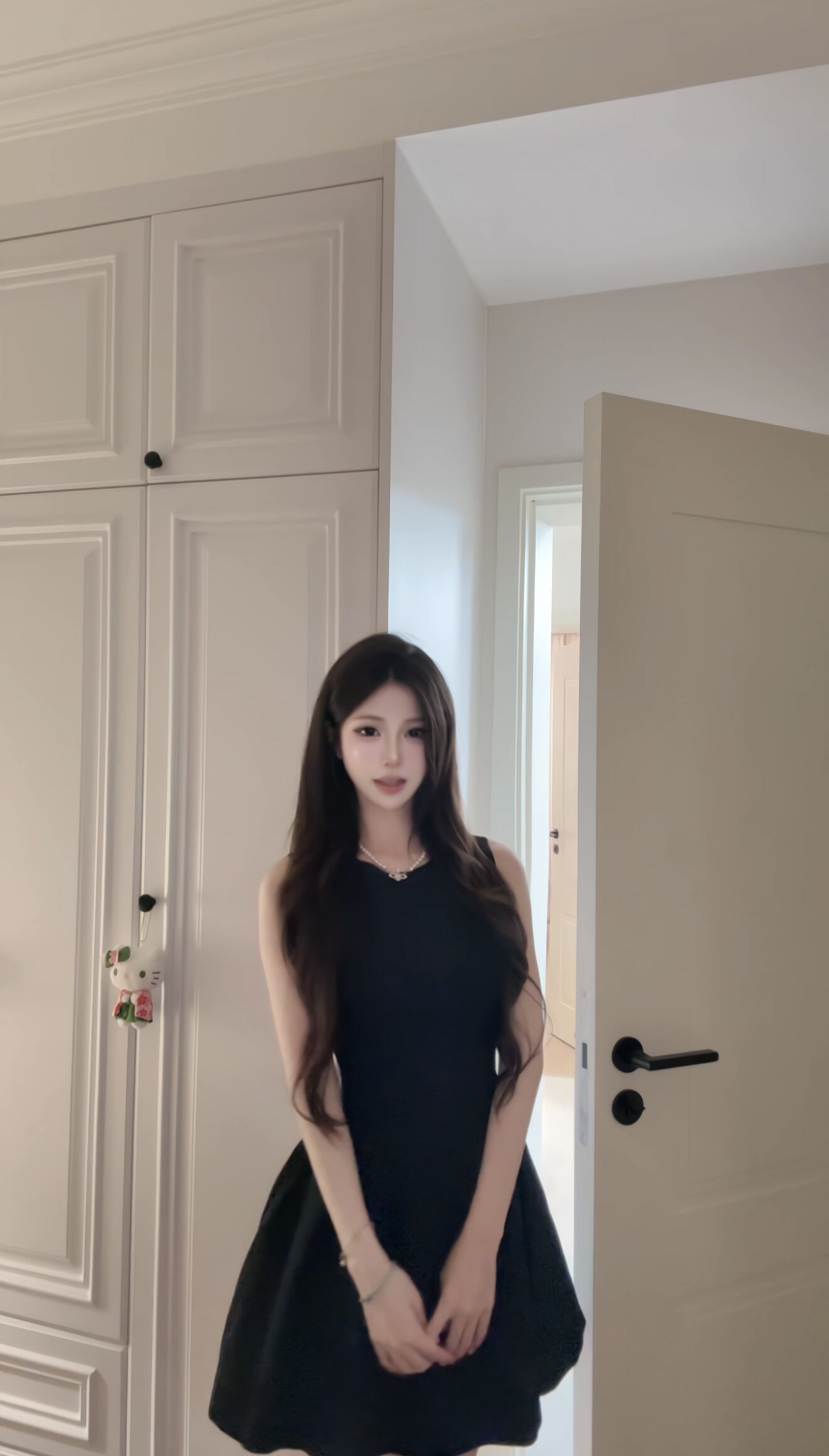 舒胡蕾夏日生日裙 法式无袖收腰设计 显瘦显高拉长比例 高级感气质满分