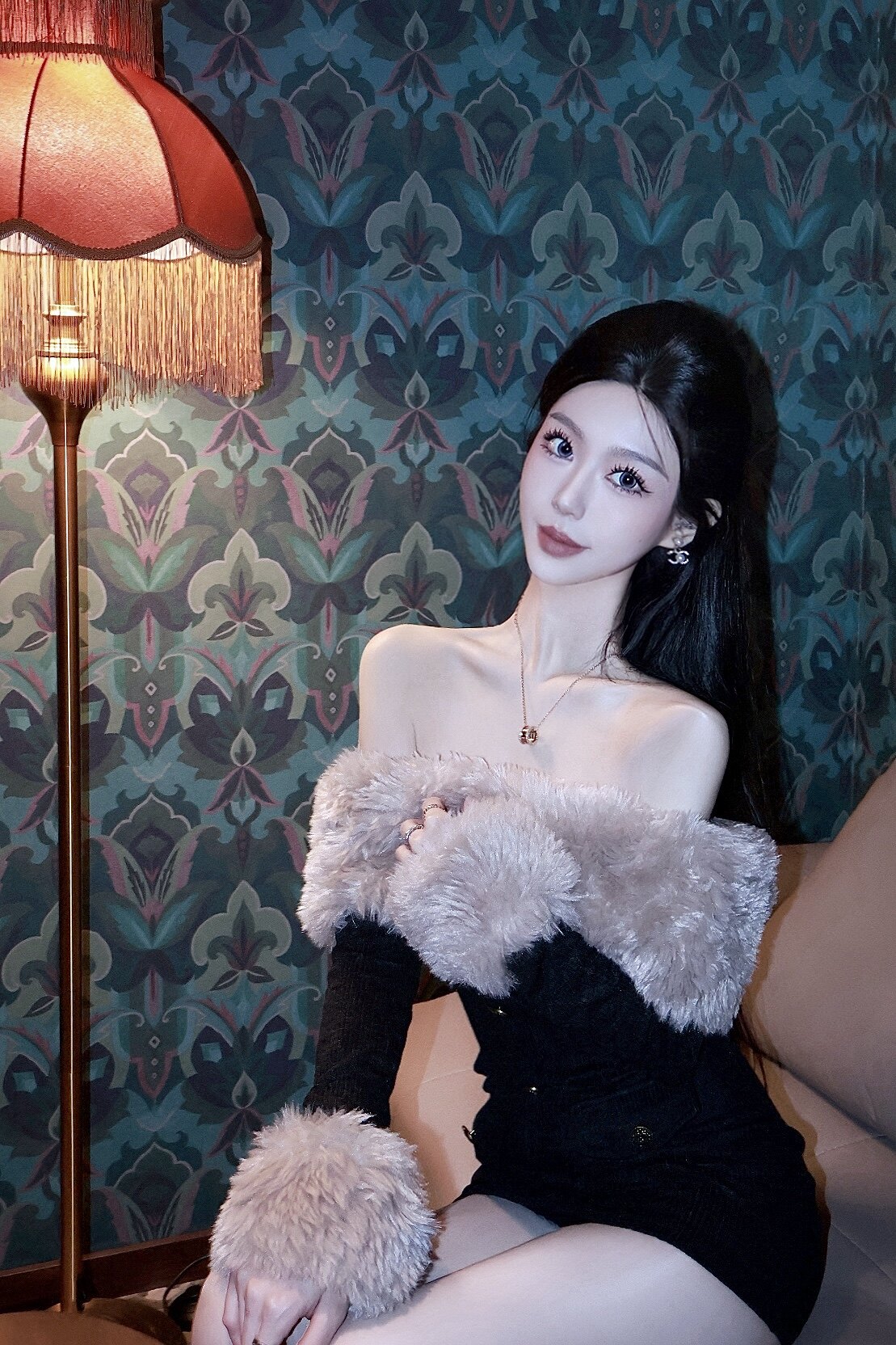 CYNR原创设计富家千金性感毛领一字肩连衣裙修身显瘦包臀针织短裙