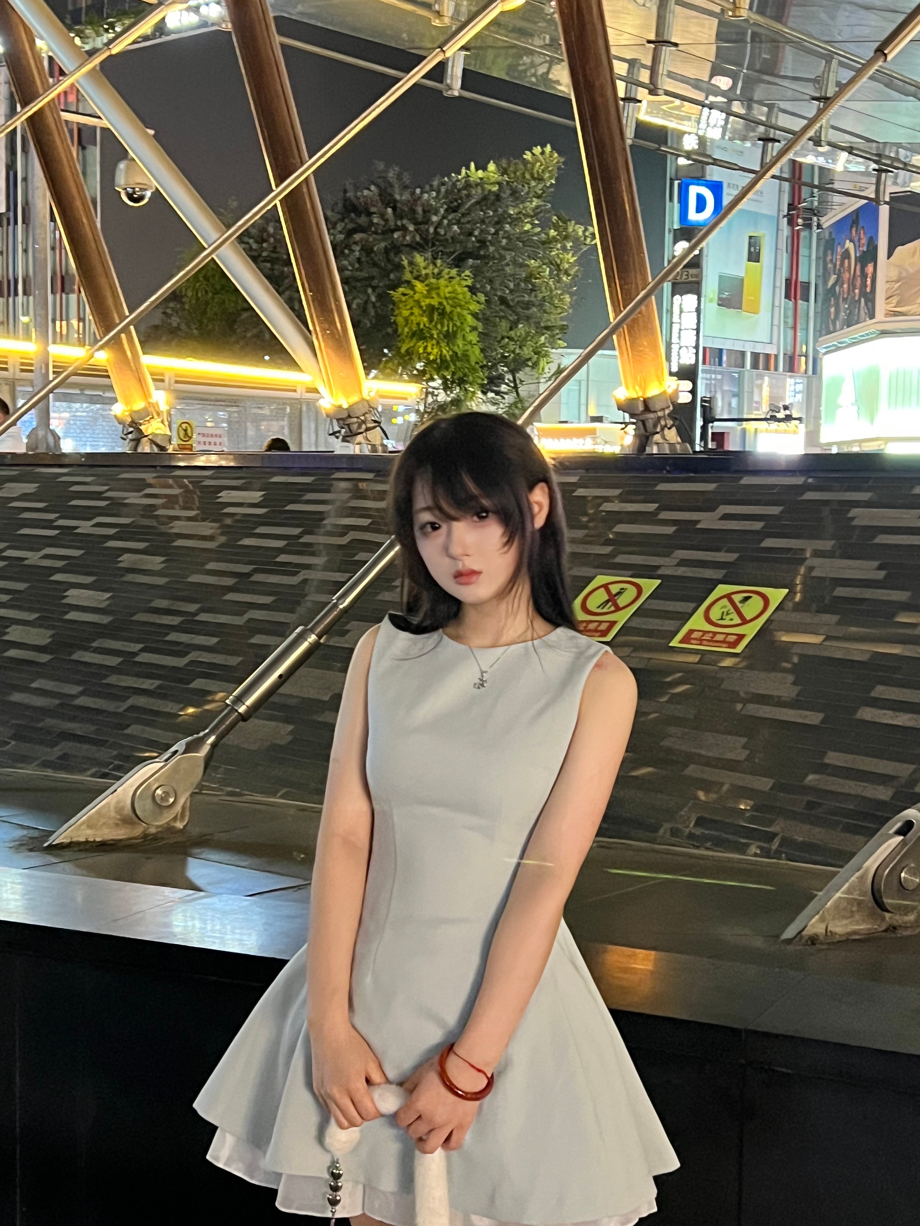 舒胡蕾夏日生日裙 法式无袖收腰设计 显瘦显高拉长比例 高级感气质满分