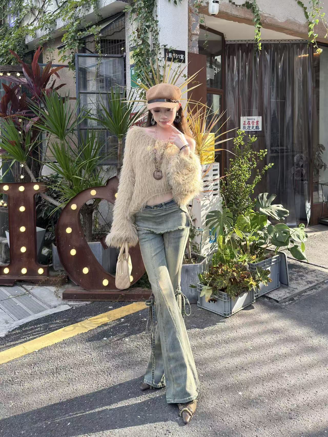 ABWLR「叠穿派对」原创复古做旧水洗牛仔裤:解锁超模腿的马蹄微喇密码