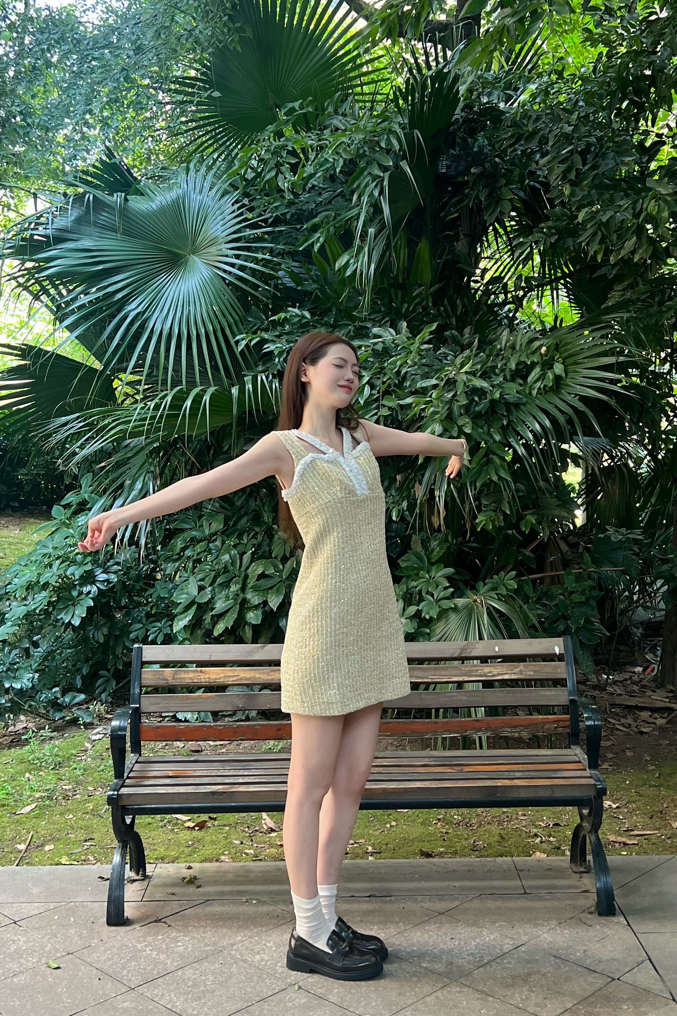 宋佳同款百丽海鸥乐福鞋2.0：厚底真皮的英伦飒爽美学