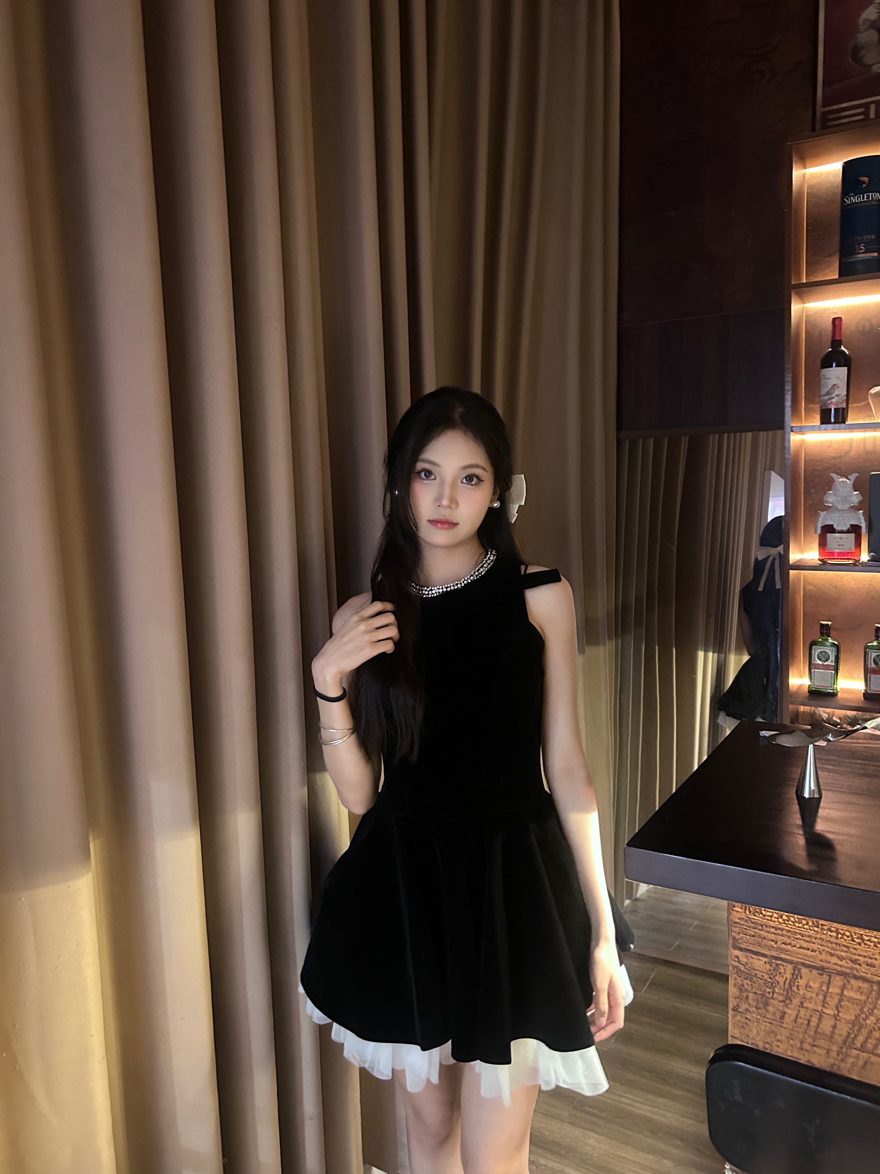 Barb Chill「夜宴千金」水钻赫本公主裙 背心裙设计优雅显瘦 水钻点缀精致闪耀