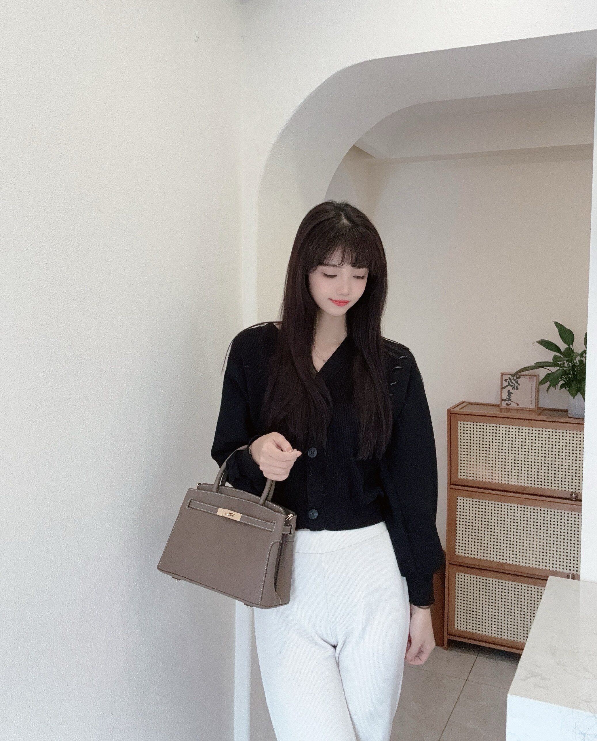 百丽鎏金岁月凯莉包 质感牛皮高级耐磨 大容量通勤 妈妈包婚包两用