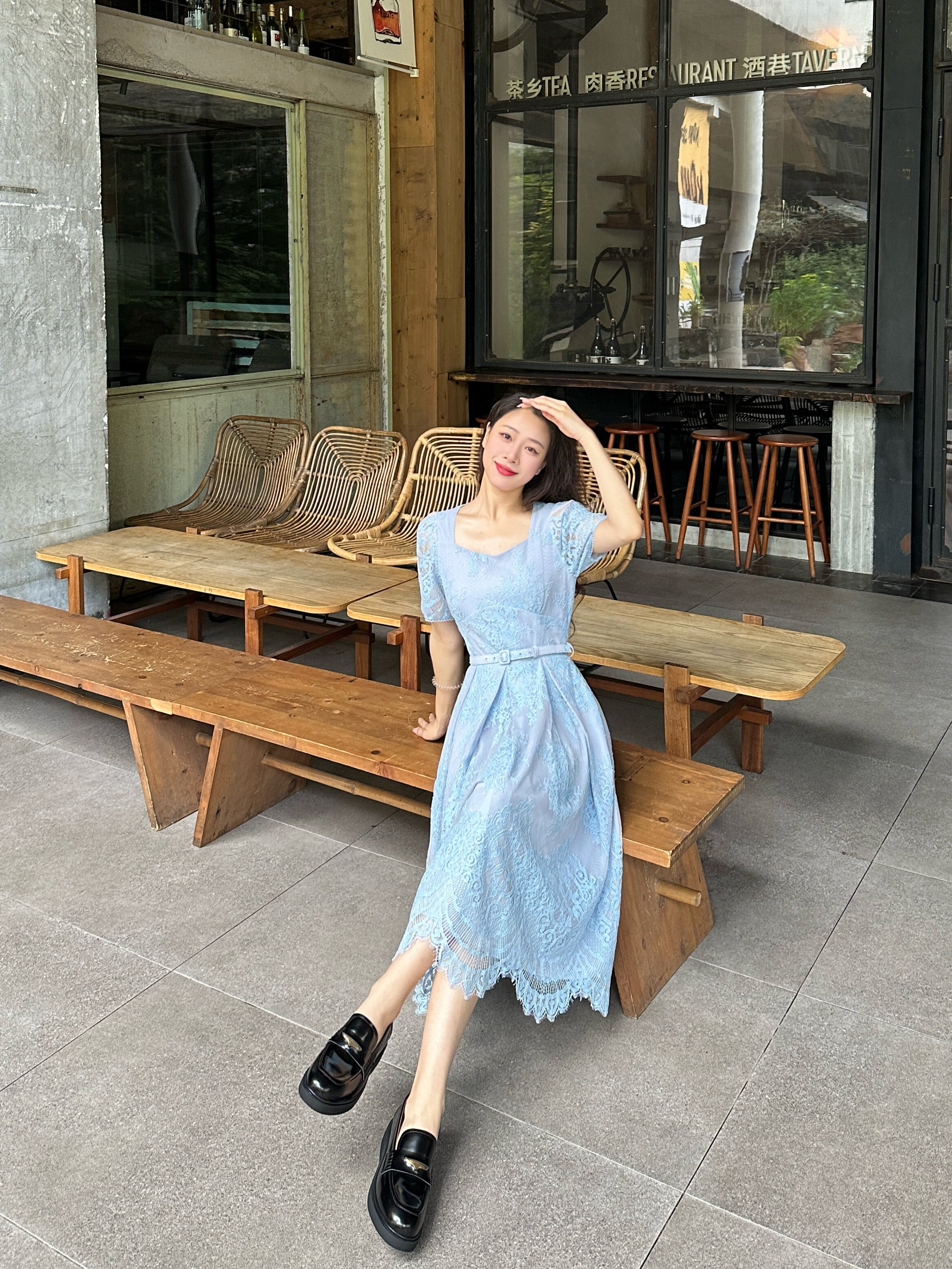 宋佳同款百丽海鸥乐福鞋2.0：厚底真皮的英伦飒爽美学