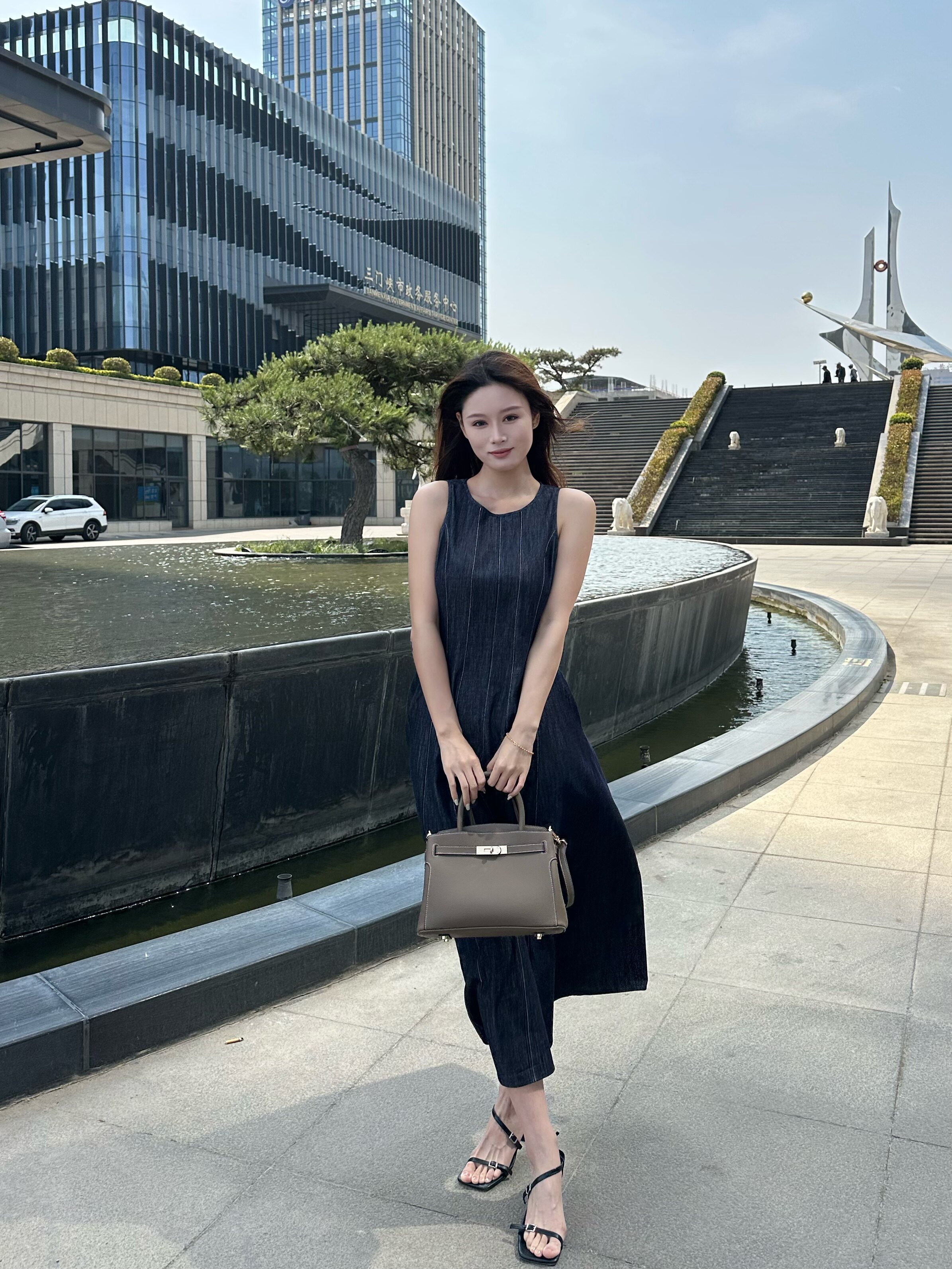 百丽鎏金岁月凯莉包 质感牛皮高级耐磨 大容量通勤 妈妈包婚包两用