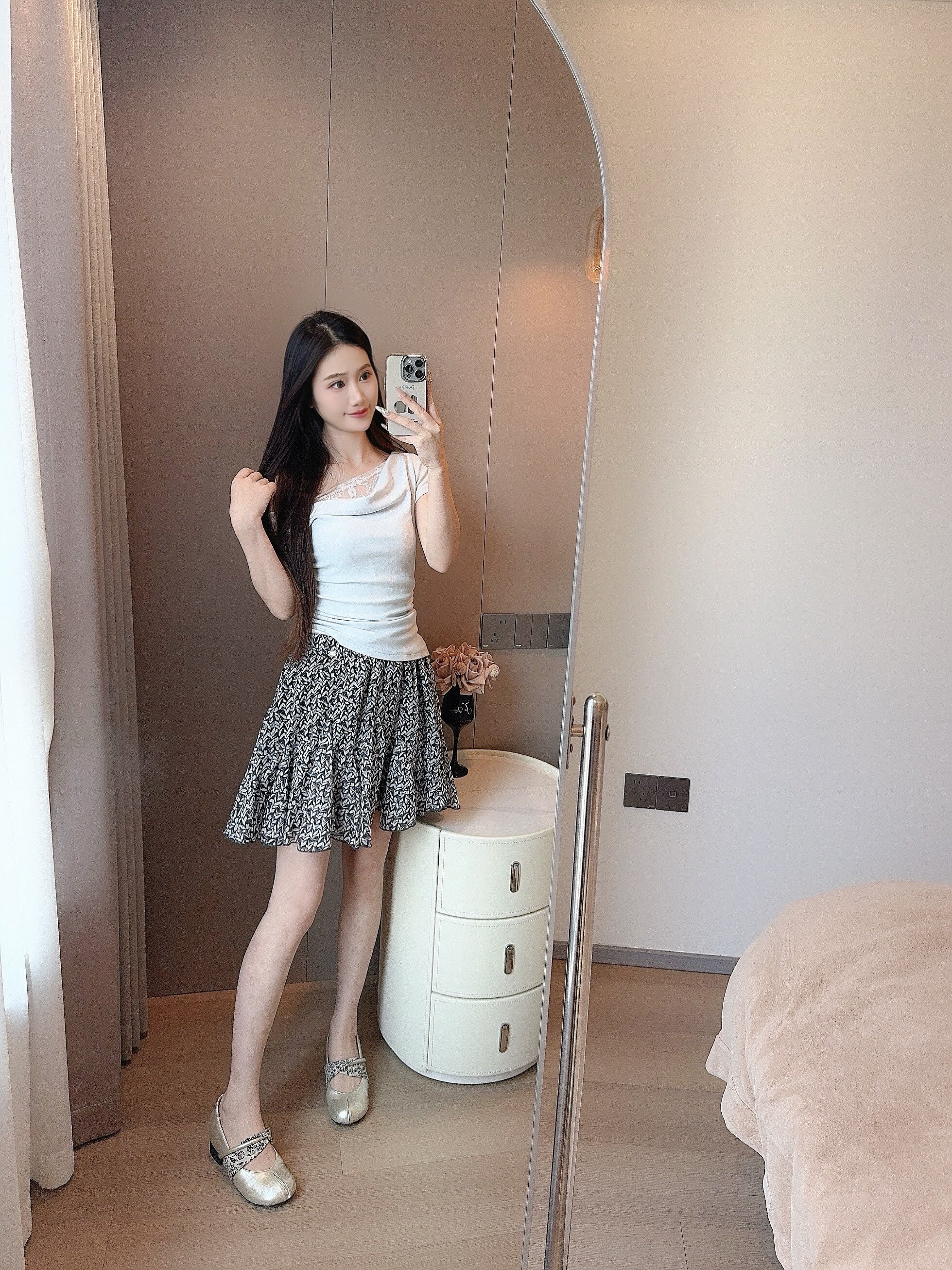 ELLE夏季法式碎花伞裙A字版型遮肉显瘦 碎花图案清新浪漫小众设计别致不撞款