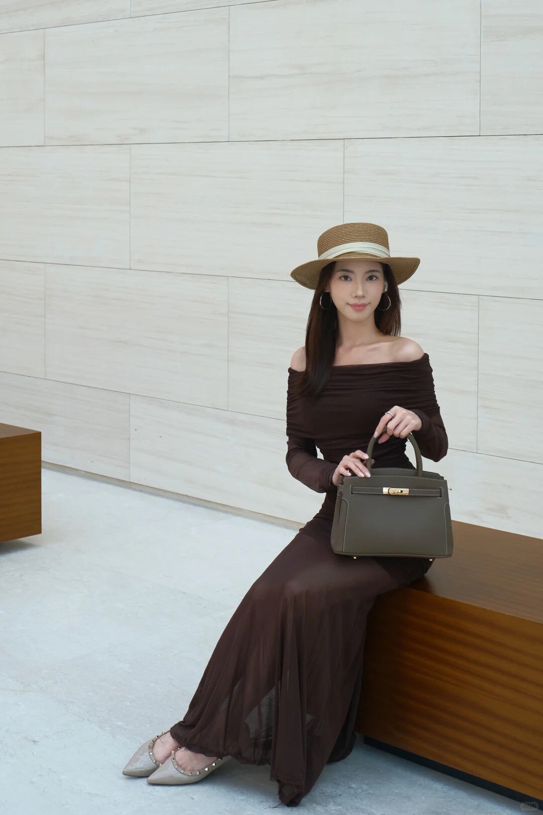 百丽鎏金岁月凯莉包 质感牛皮高级耐磨 大容量通勤 妈妈包婚包两用