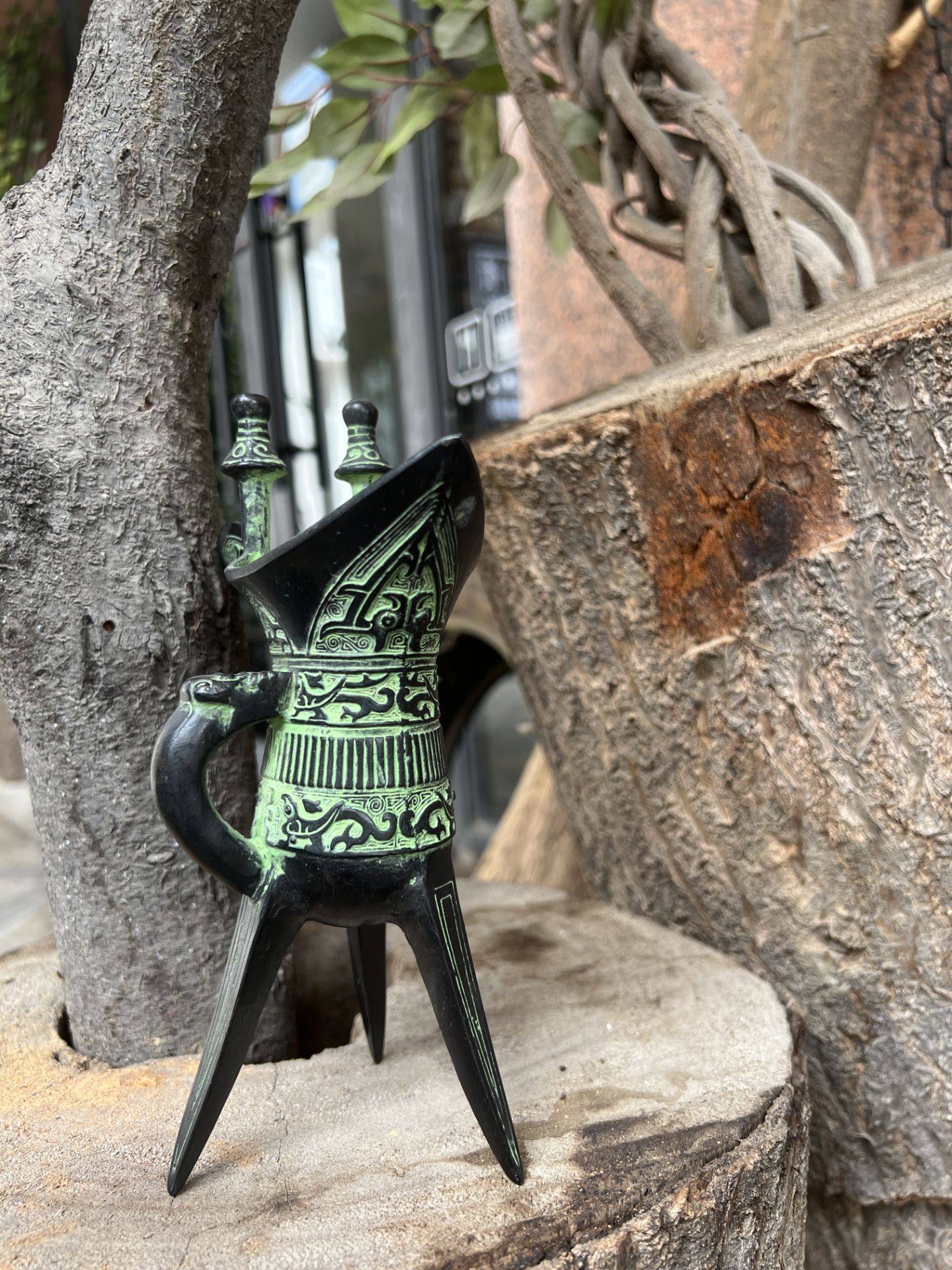 仿古青銅爵杯國風擺件漢婚道具帝王杯合金鳳紋酒杯裝飾