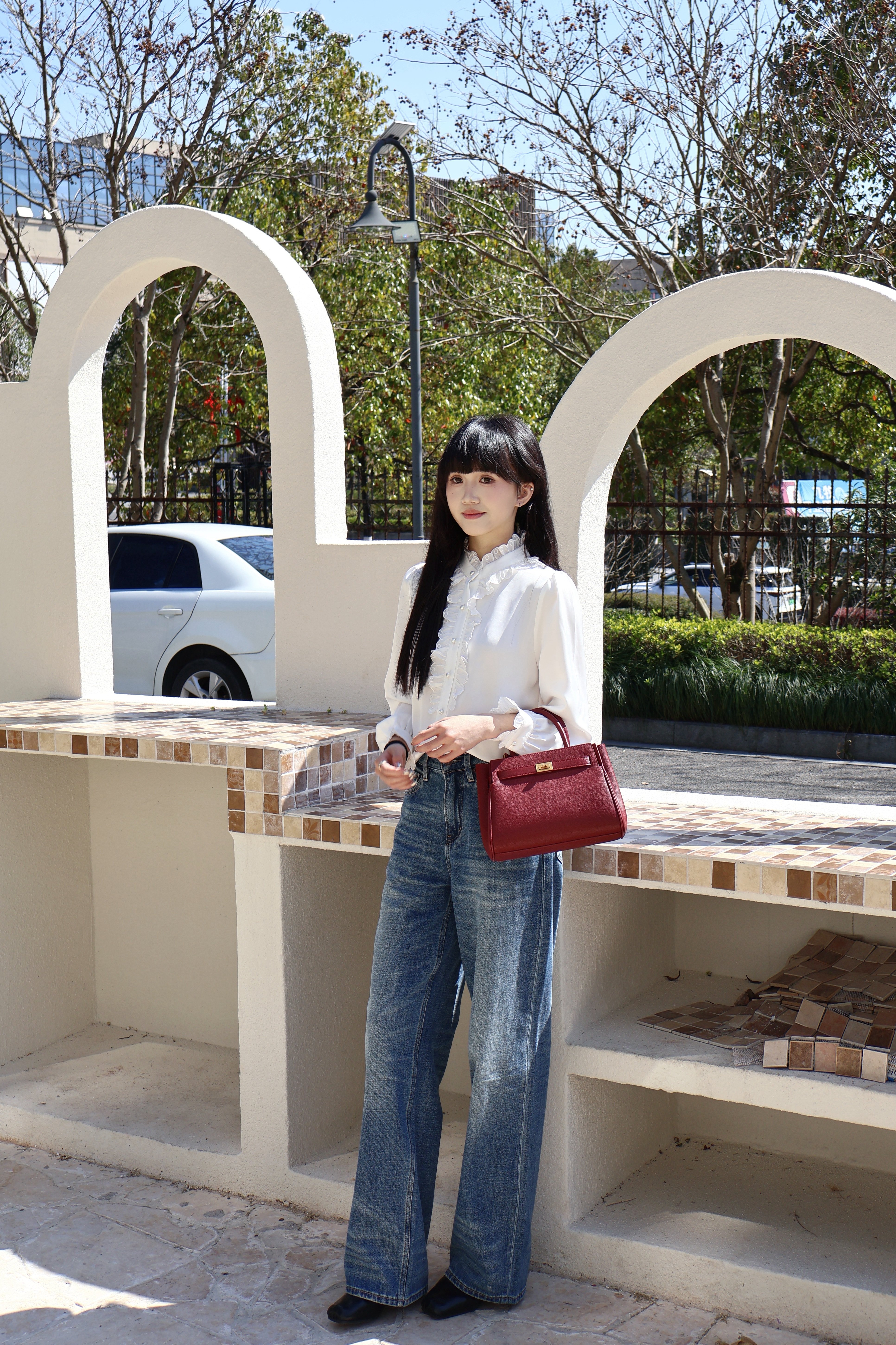 百丽红色新娘婚包 大容量设计装下红包手机 手提斜挎两用更实用