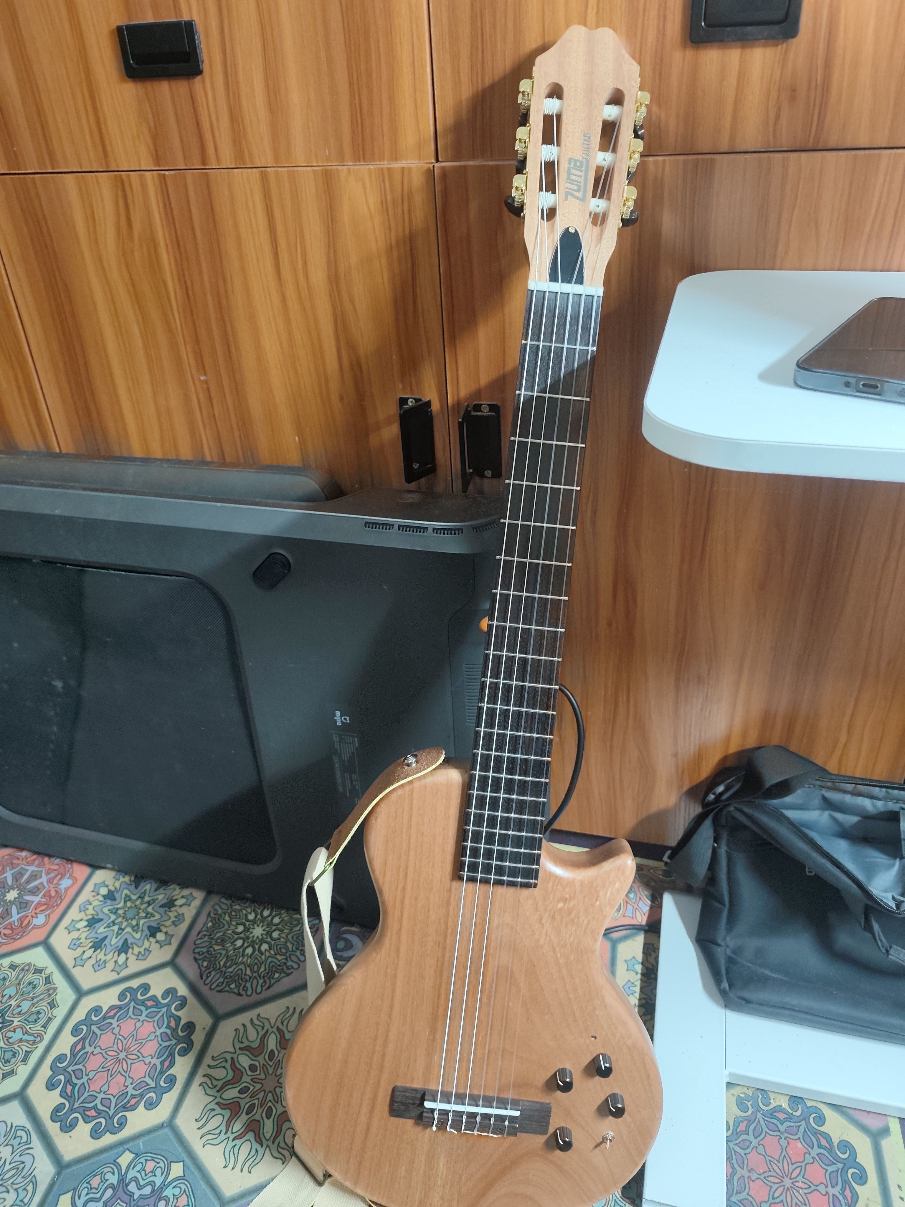 world.taobao.com: Zuma Silent Travel Classical Guitar Nylon String