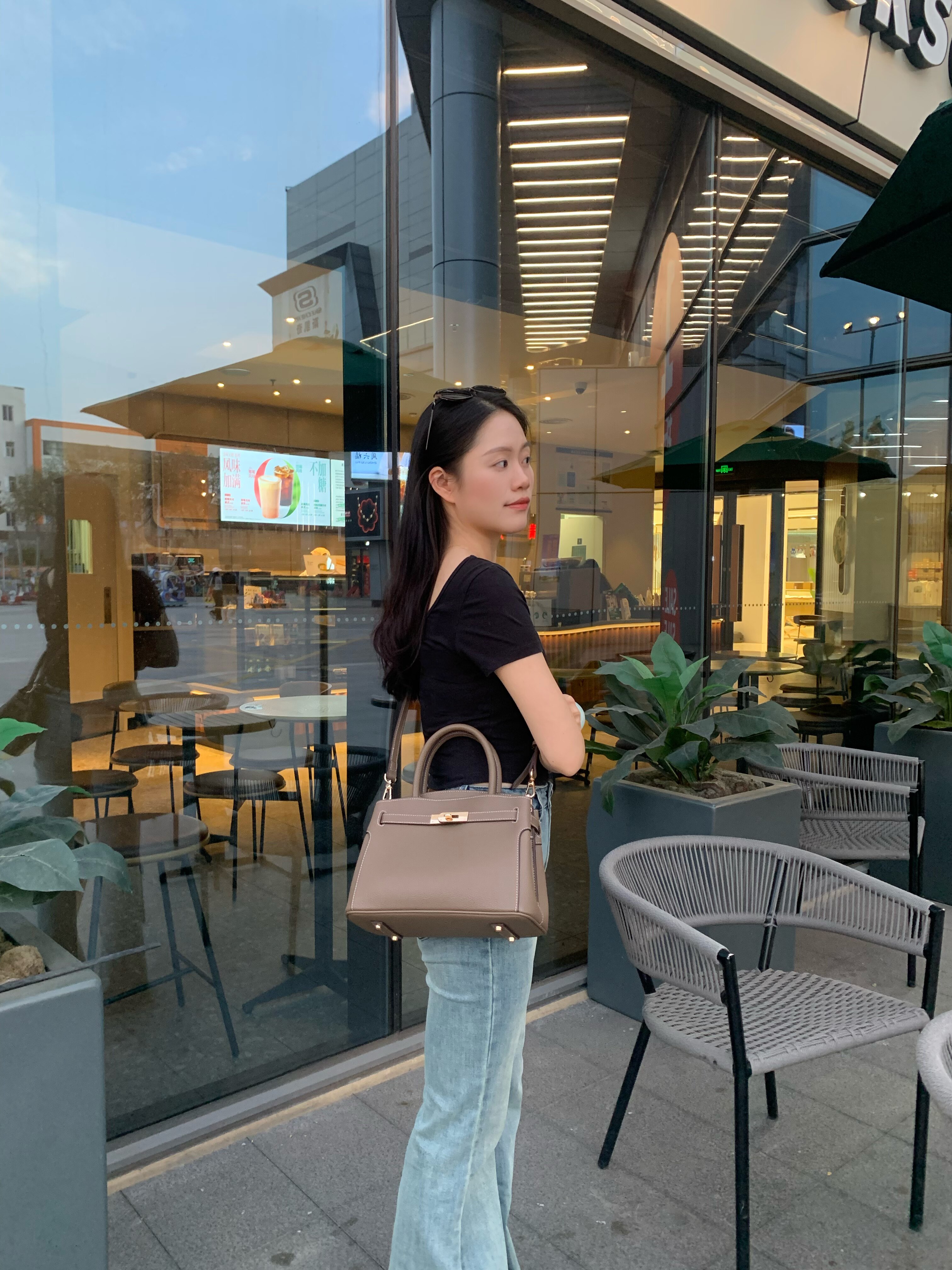 百丽鎏金岁月凯莉包 质感牛皮高级耐磨 大容量通勤 妈妈包婚包两用