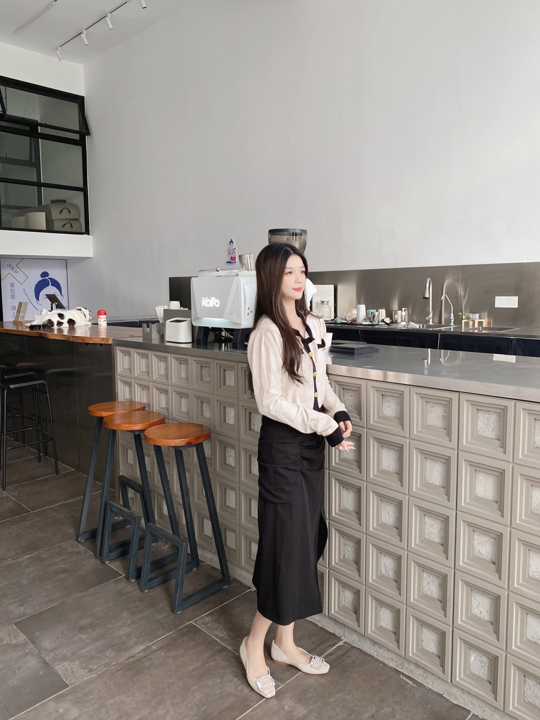 「倾城之恋」Nine West/玖熙方扣单鞋：法式平底鞋的水钻优雅美学