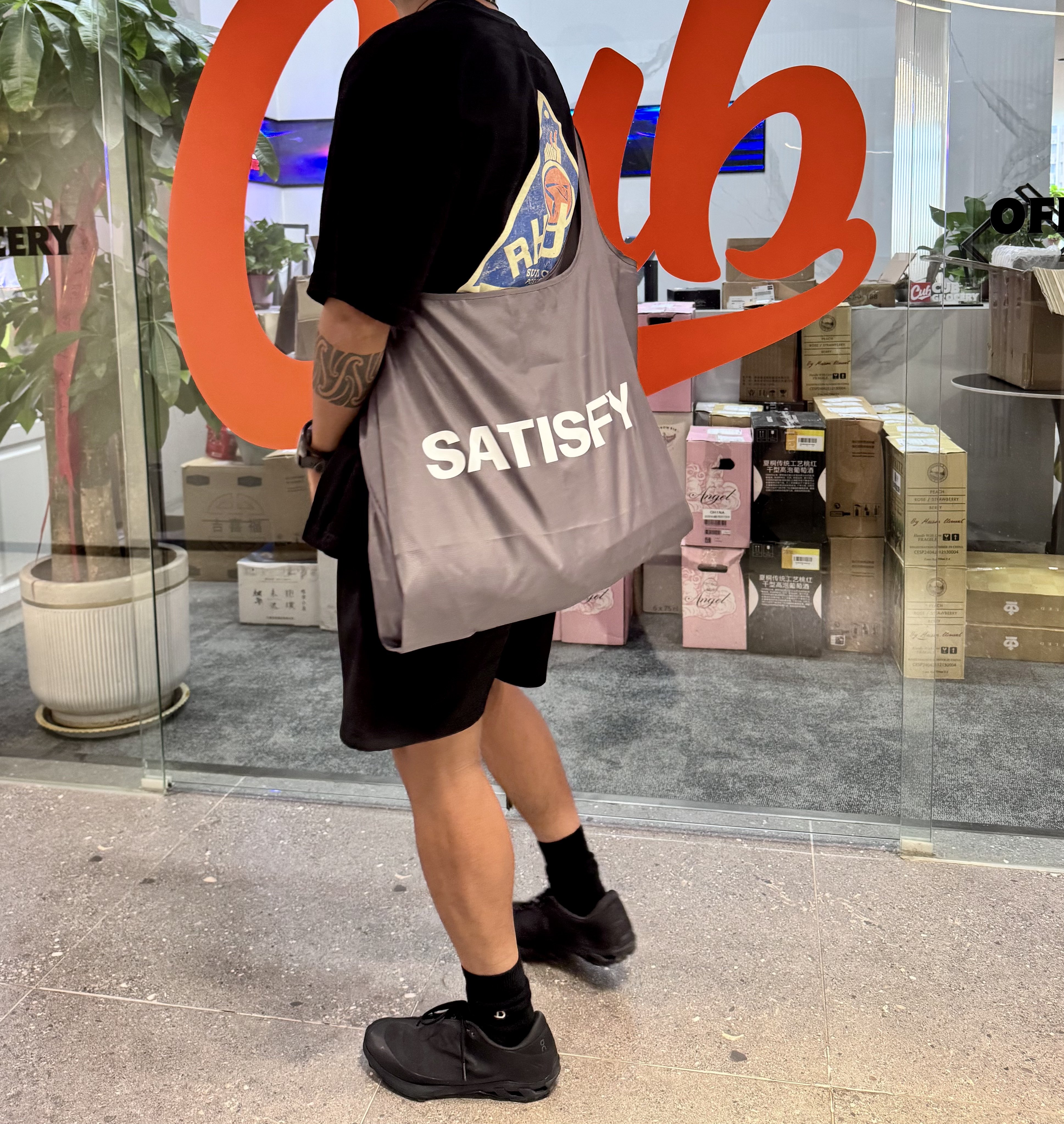 Satisfy Running Tote Bag机能速干轻量化防水通勤极简斜挎单肩包