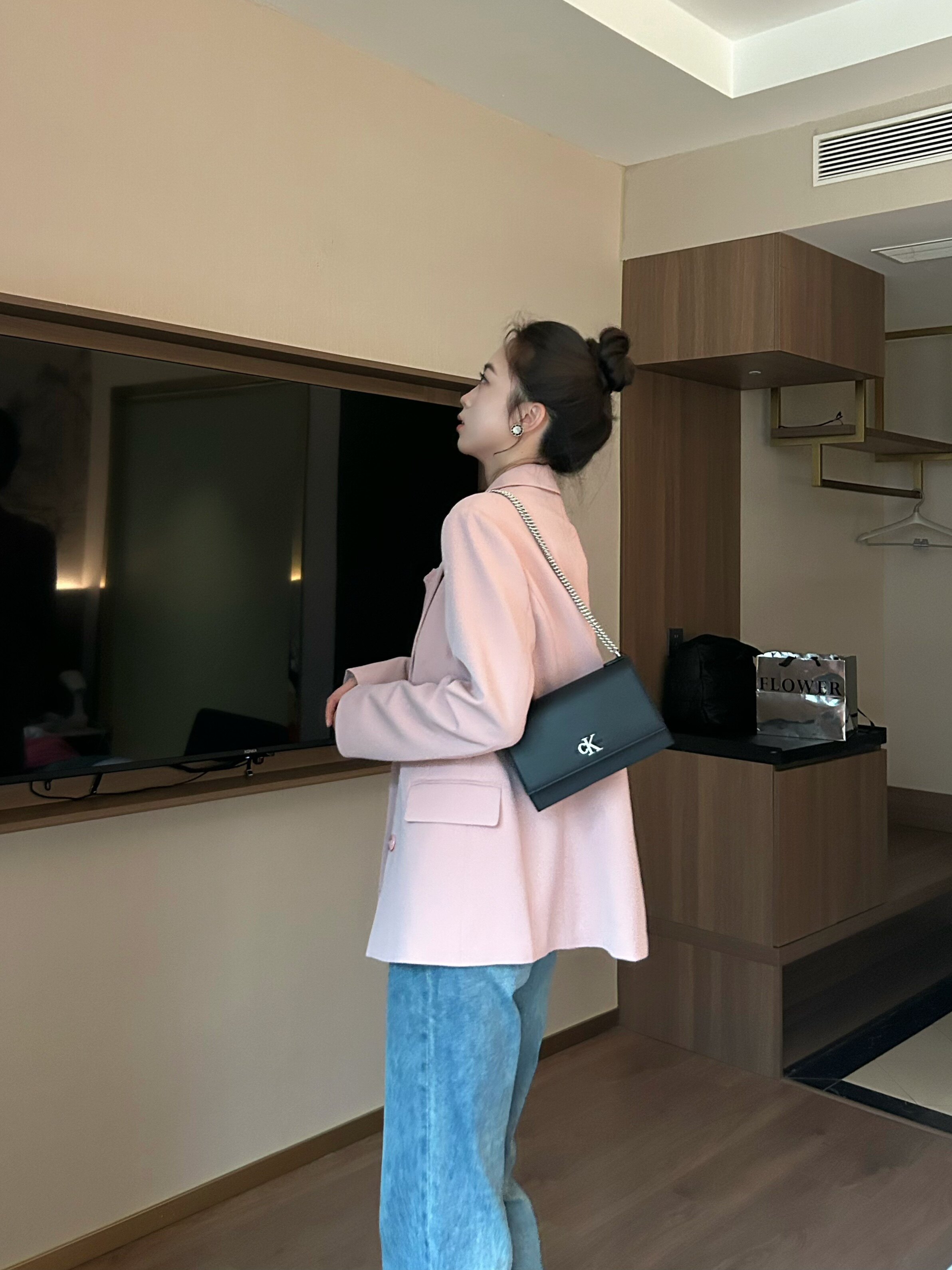 Calvin Klein优雅通勤包 荔枝纹皮质高级耐磨 字母搭扣翻盖简约大气