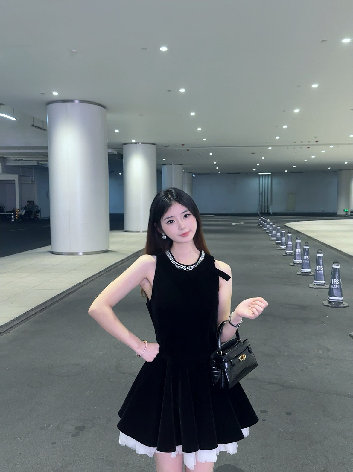 Barb Chill「夜宴千金」水钻赫本公主裙 背心裙设计优雅显瘦 水钻点缀精致闪耀
