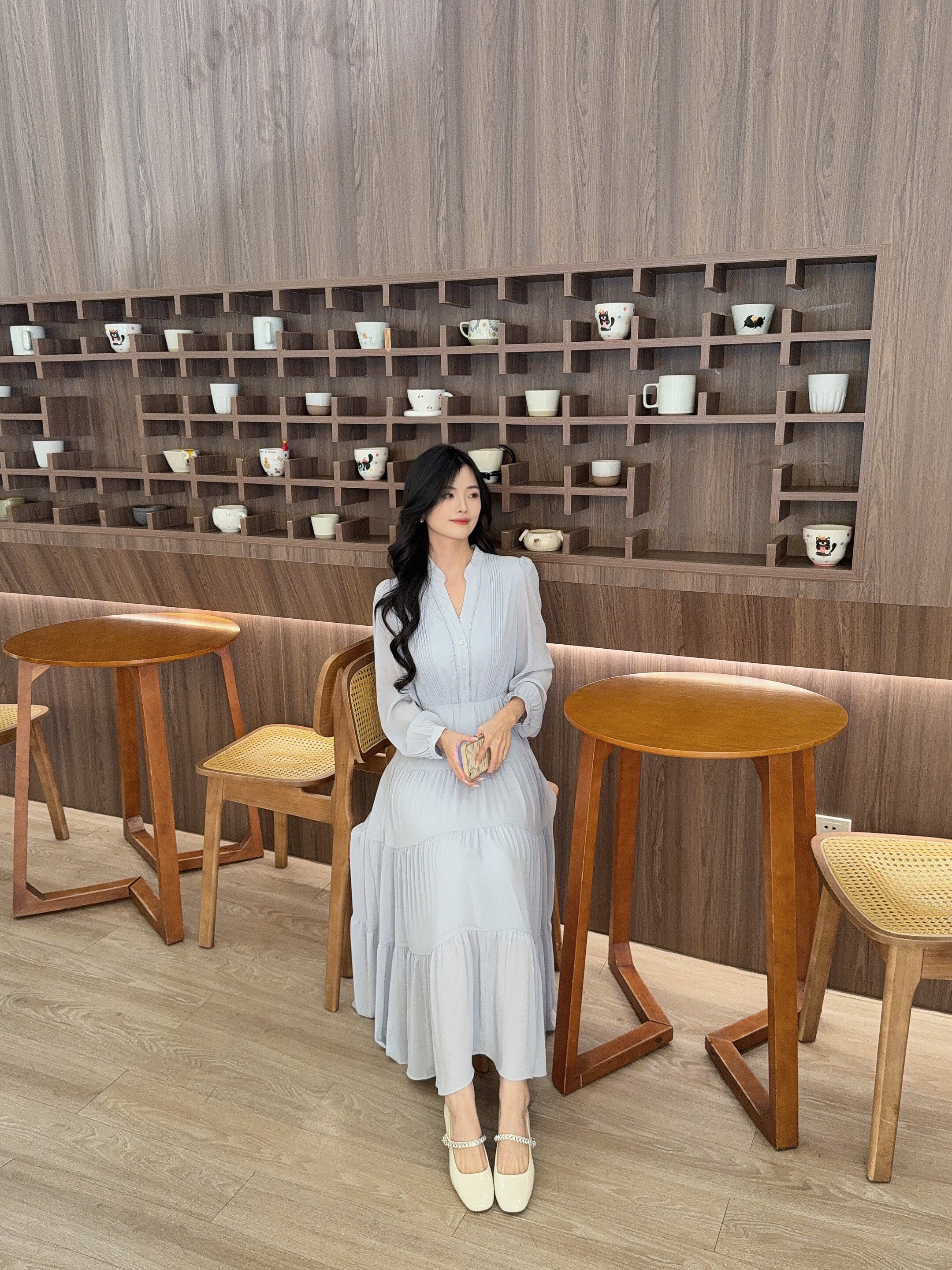 孙乐言毛晓彤同款百丽「白月光」红色高跟玛丽珍单鞋：脚踝间的复古红玫瑰