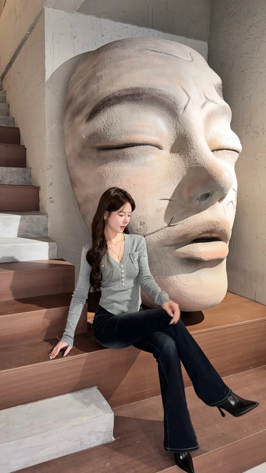 YOYO X2复古深蓝微喇牛仔裤 低腰设计辣妹风十足 提臀剪裁勾勒蜜桃曲线