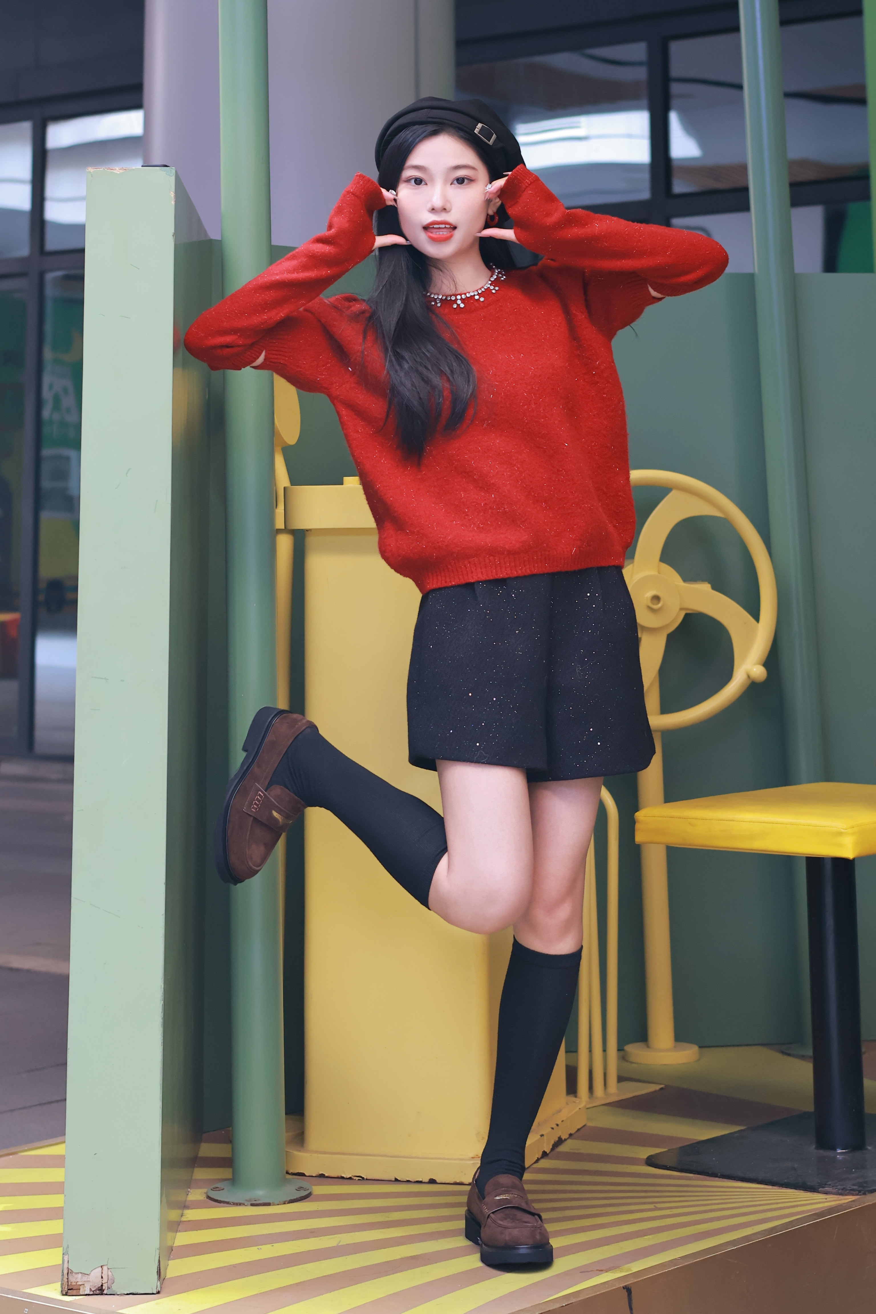 宋佳同款百丽海鸥乐福鞋2.0：厚底真皮的英伦飒爽美学