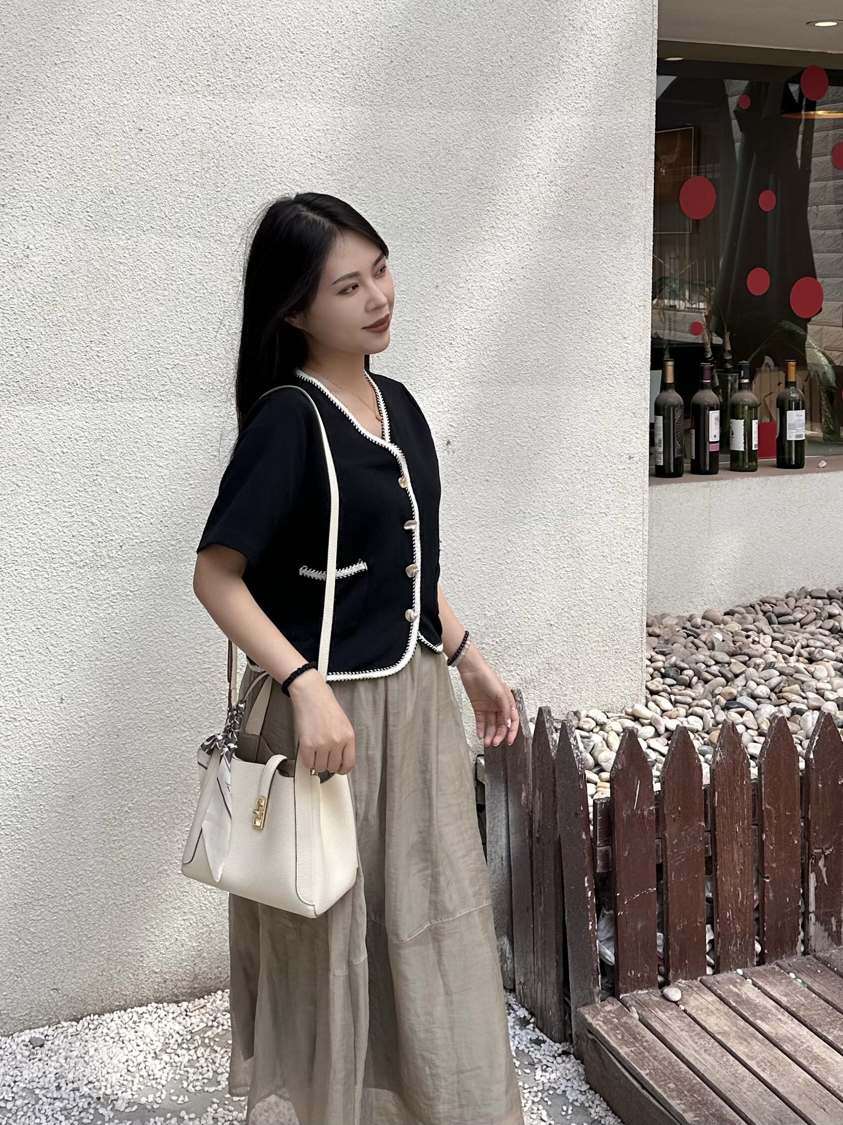 母亲节礼物优选！百丽真皮菜篮子妈妈包 红色喜庆大气 手提水桶包型大容量实用