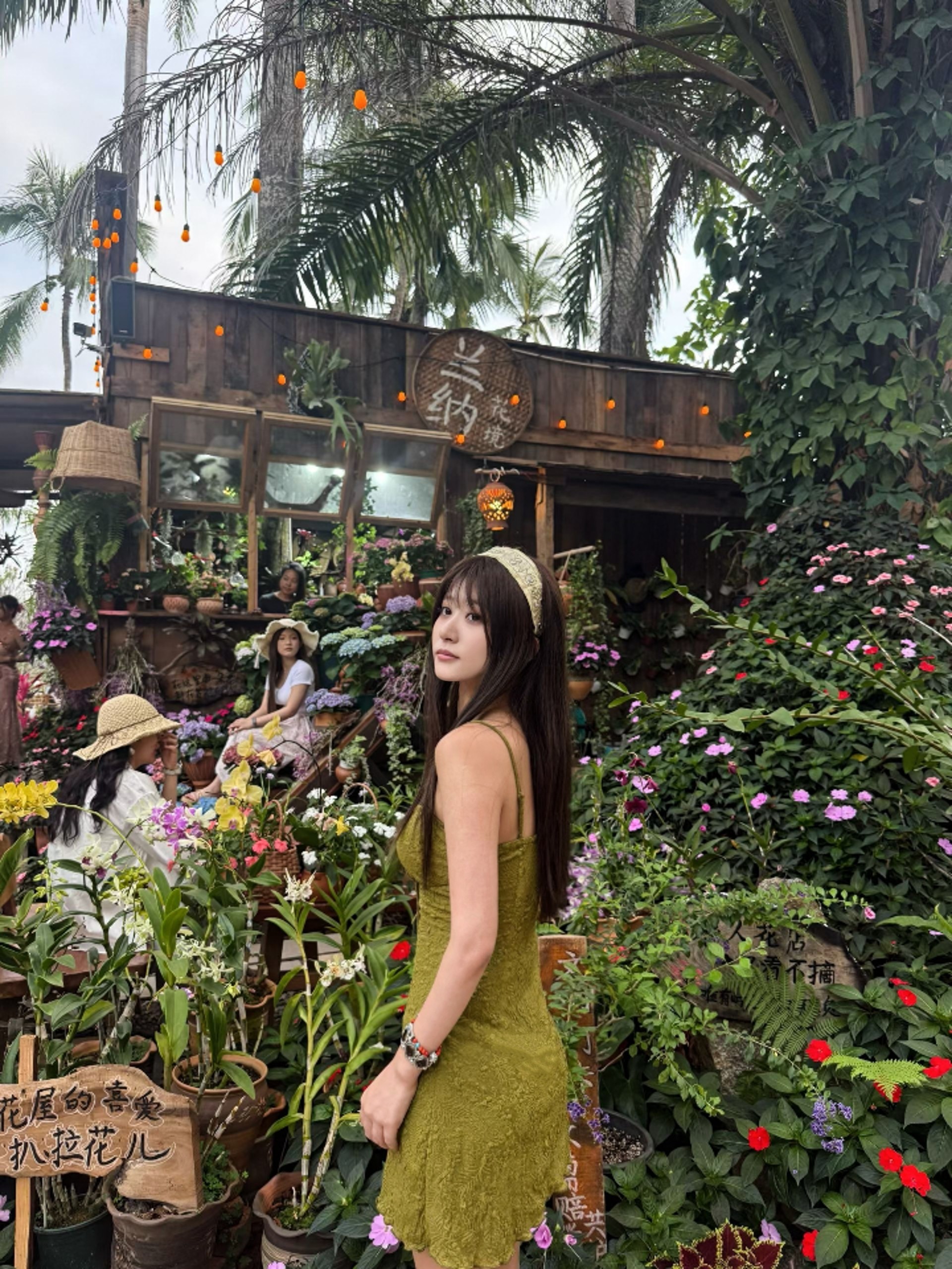 Tongiiuu 薇迷莫妮卡复古度假吊带裙 肌理面料高级有质感 收腰A字短裙显瘦