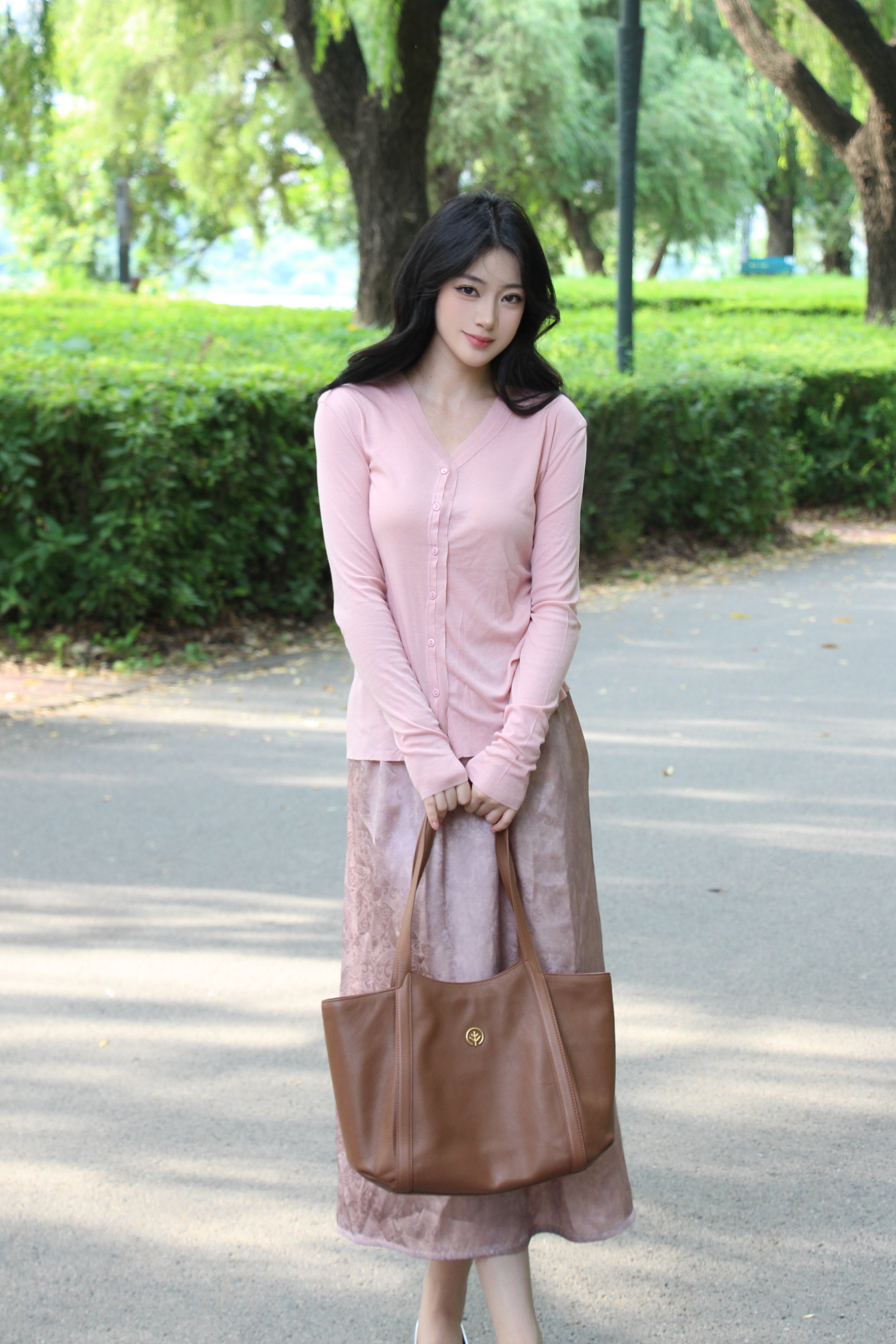 明星同款BAGTREE包包树「晚枫包」：植鞣牛皮的时光养色美学