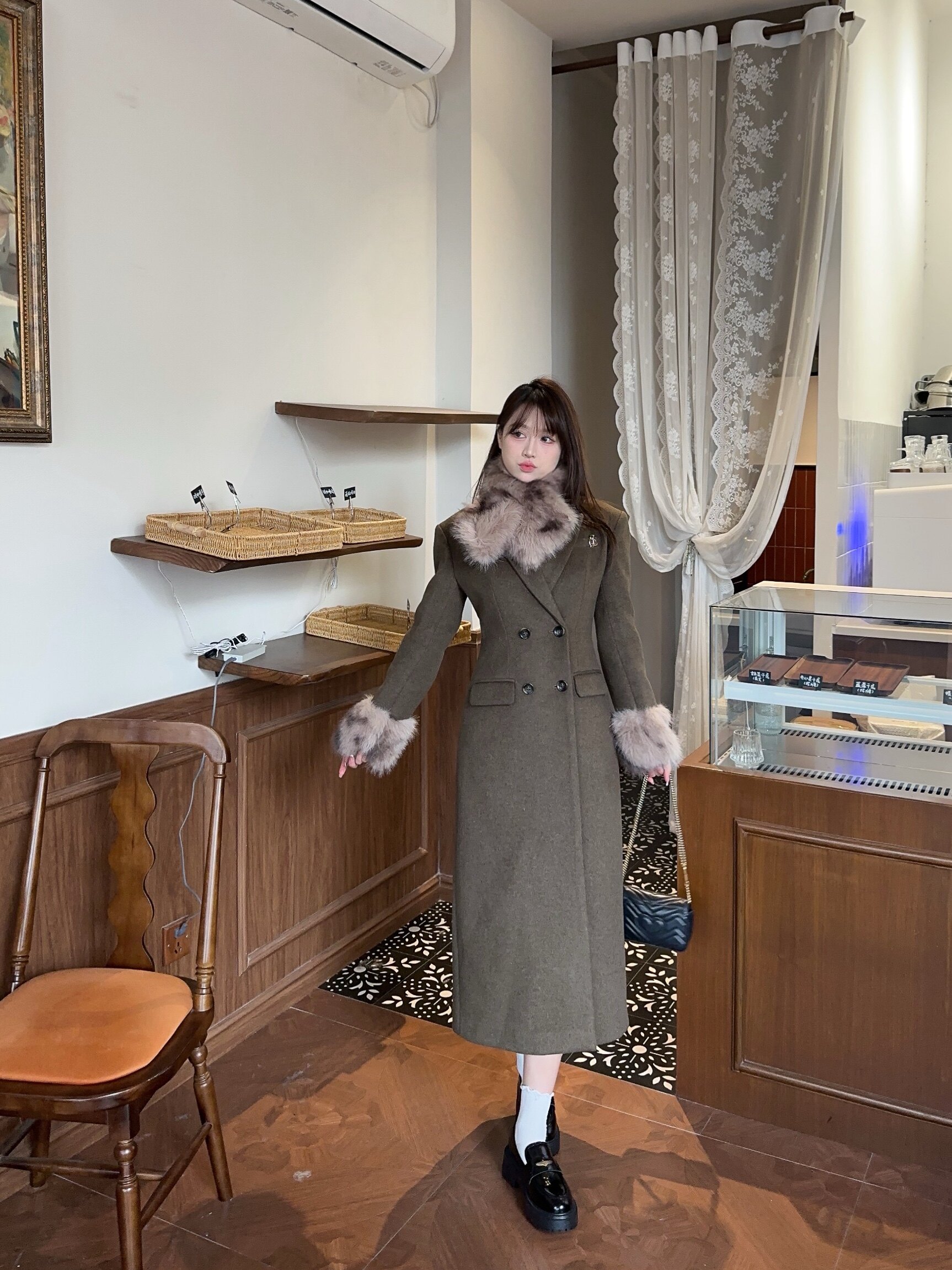 宋佳同款百丽海鸥乐福鞋2.0：厚底真皮的英伦飒爽美学