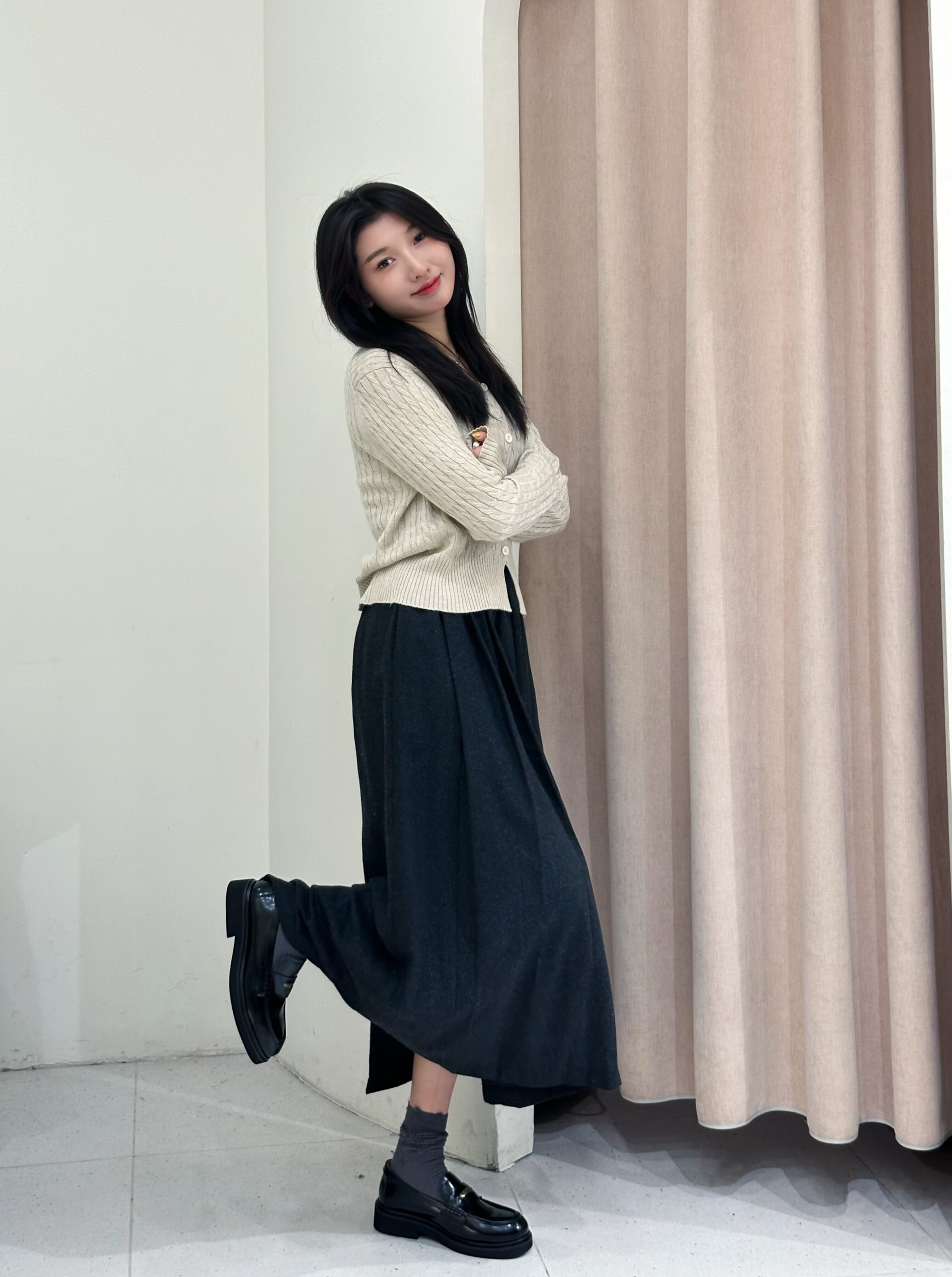 宋佳同款百丽海鸥乐福鞋2.0：厚底真皮的英伦飒爽美学