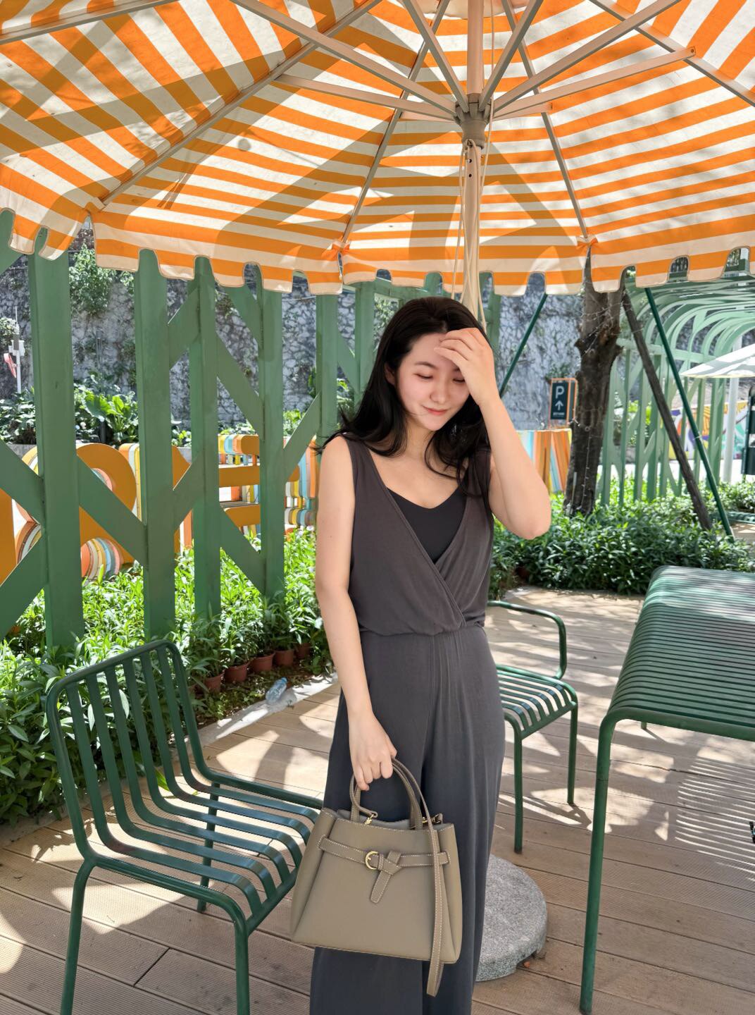 百丽质感真皮大容量托特包 牛皮材质高级耐磨 大容量装下电脑文件