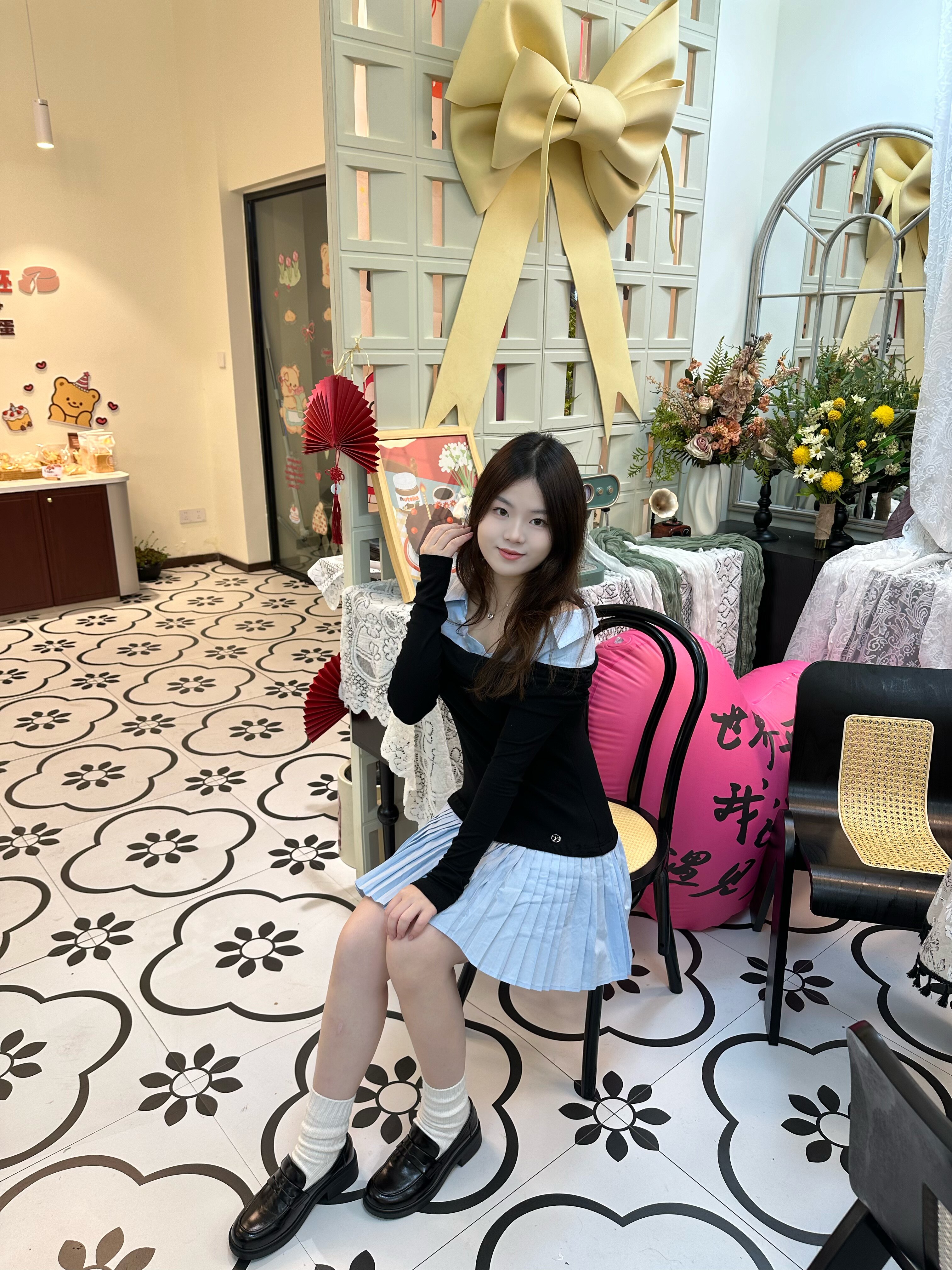 天美意teenmix王玉雯同款金色徽章常青藤乐福鞋：厚底真皮的学院复古美学