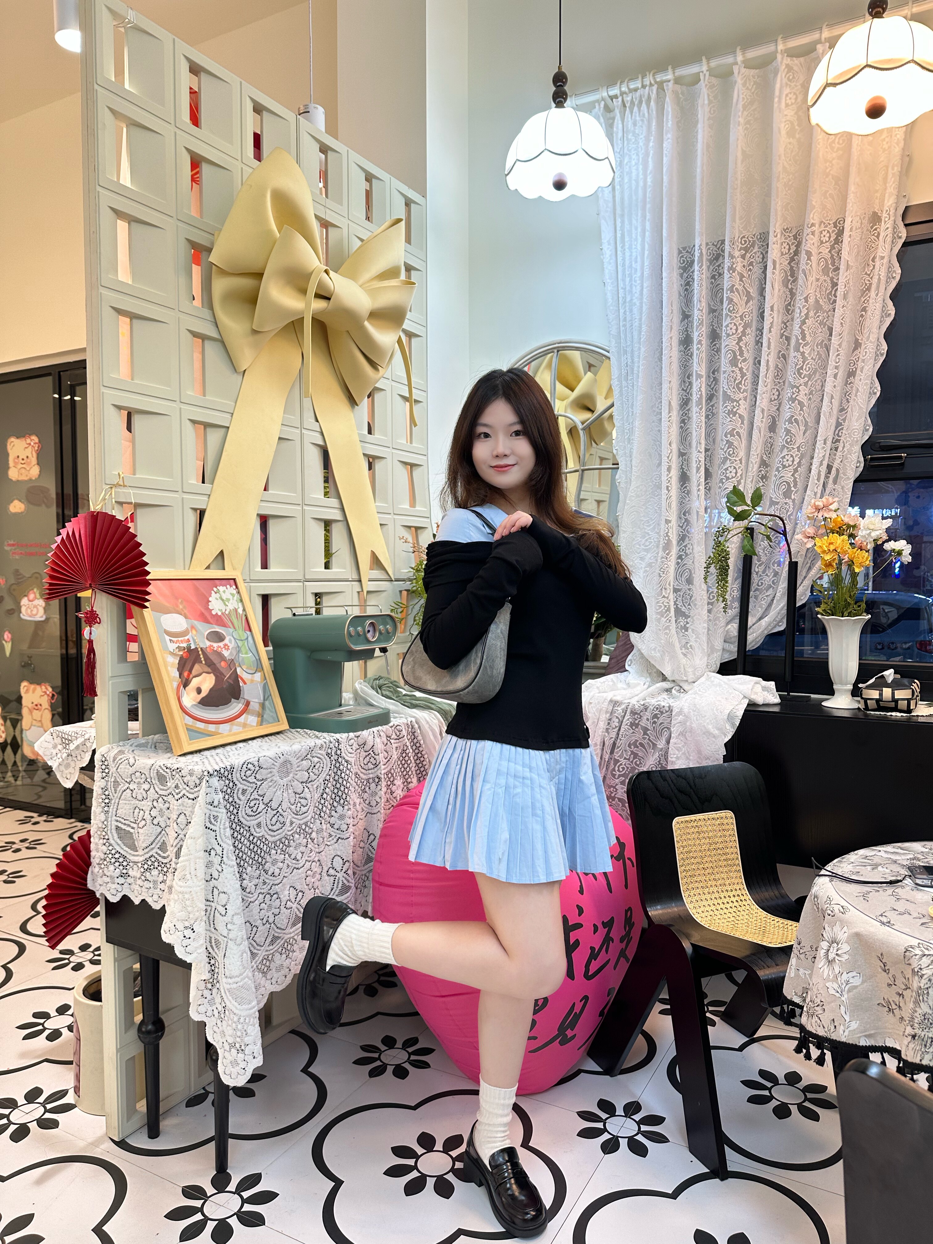 天美意teenmix王玉雯同款金色徽章常青藤乐福鞋：厚底真皮的学院复古美学