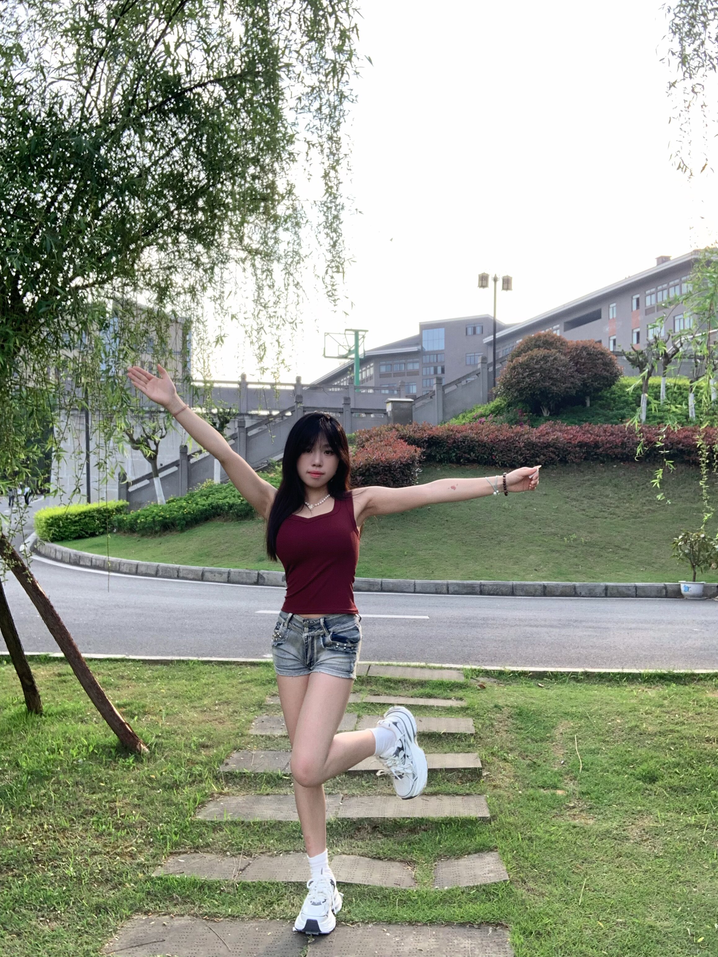 迪丽热巴同款骆驼银月老爹鞋 银色厚底设计拉长比例 增高显瘦不累脚