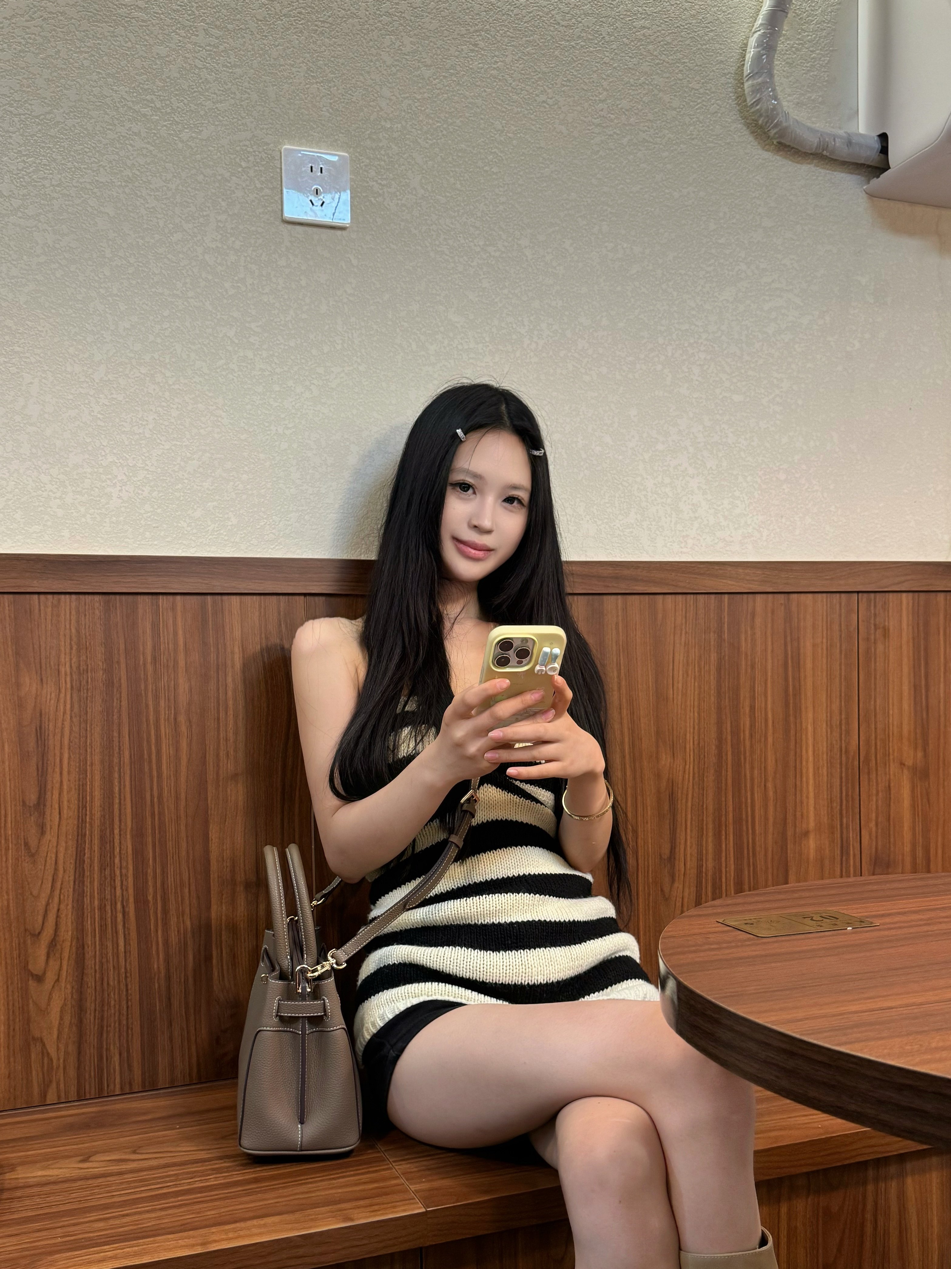 百丽鎏金岁月凯莉包 质感牛皮高级耐磨 大容量通勤 妈妈包婚包两用