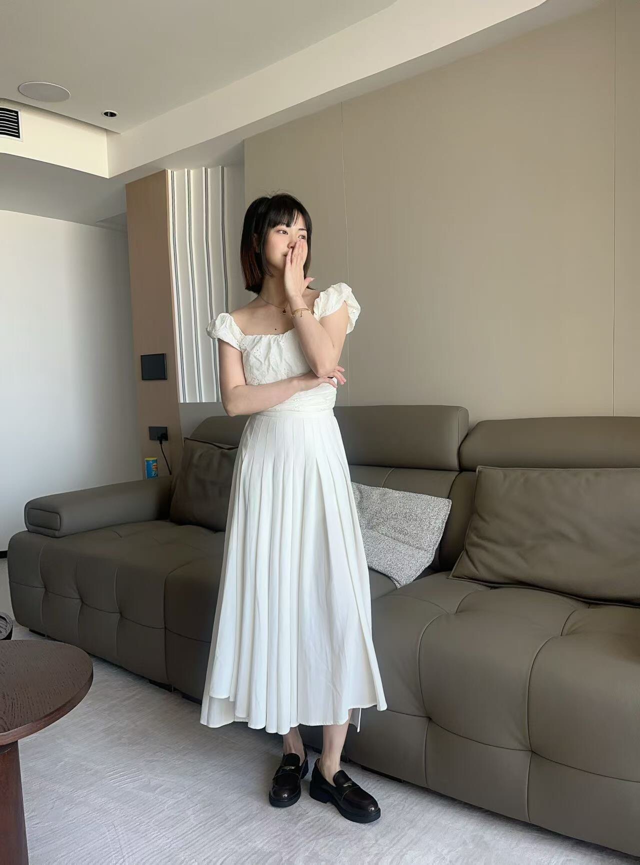 宋佳同款百丽海鸥乐福鞋2.0：厚底真皮的英伦飒爽美学