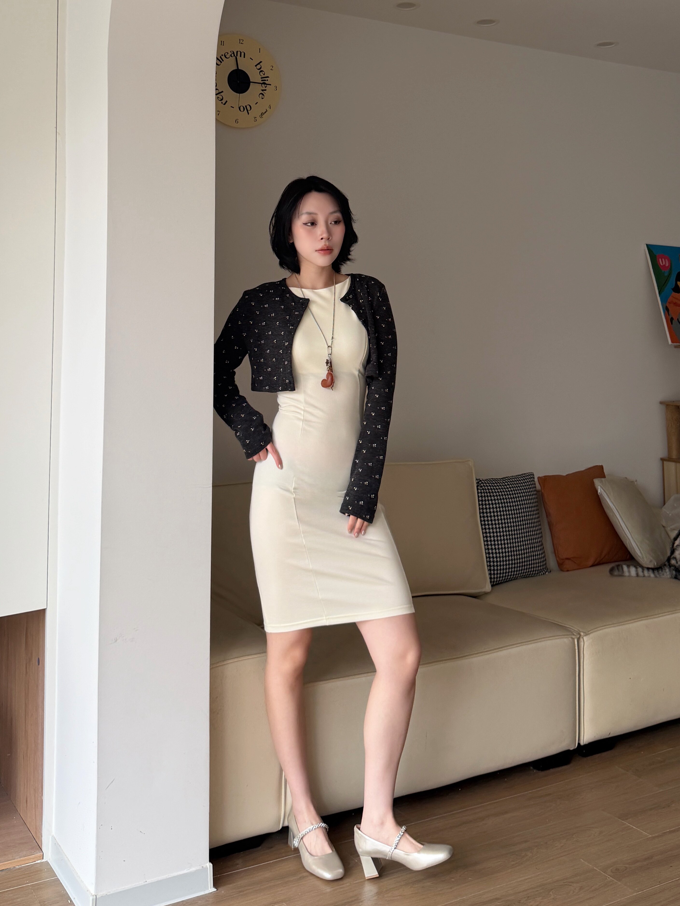 孙乐言毛晓彤同款百丽「白月光」红色高跟玛丽珍单鞋：脚踝间的复古红玫瑰